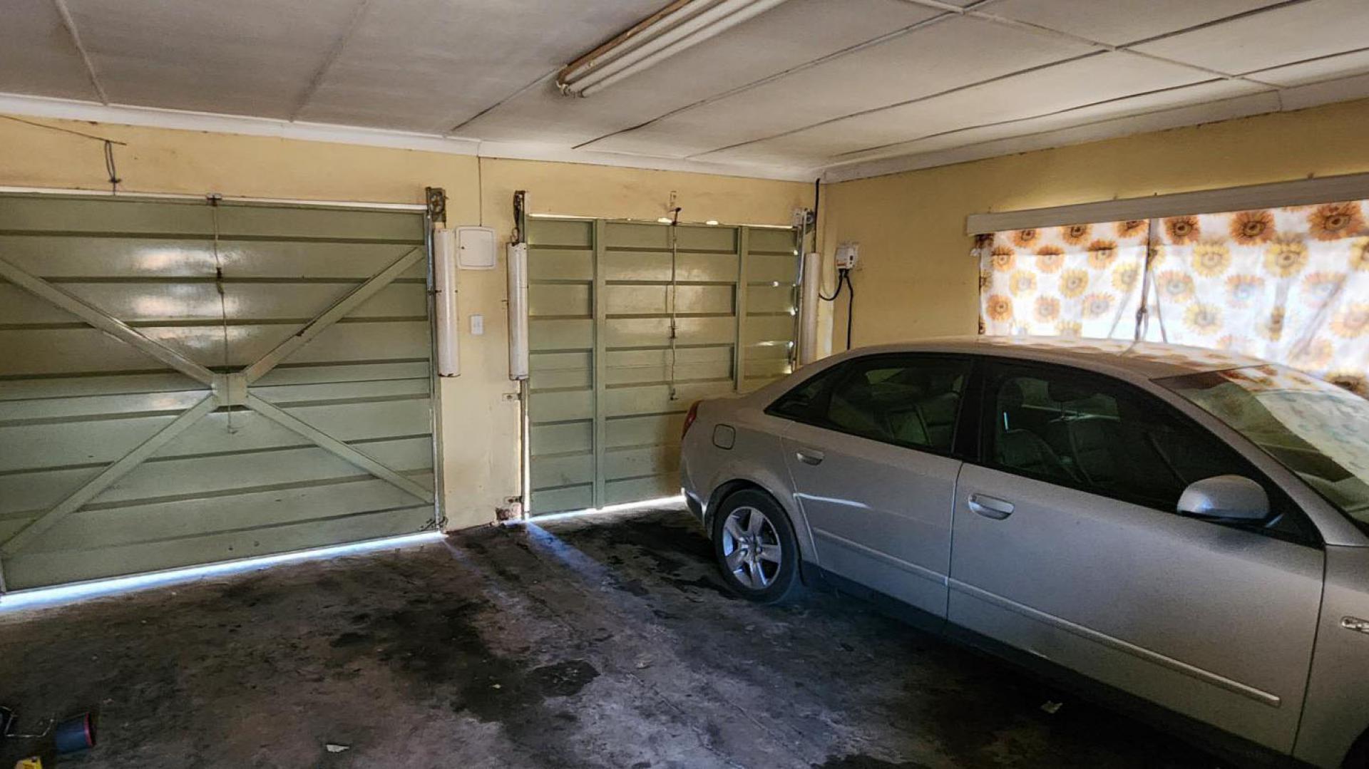 Garage of property in Flimieda