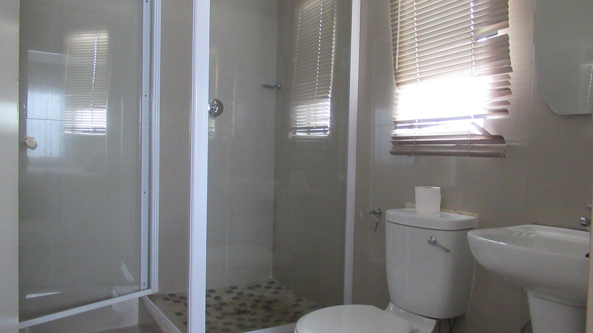 Main Bathroom - 4 square meters of property in Sky City