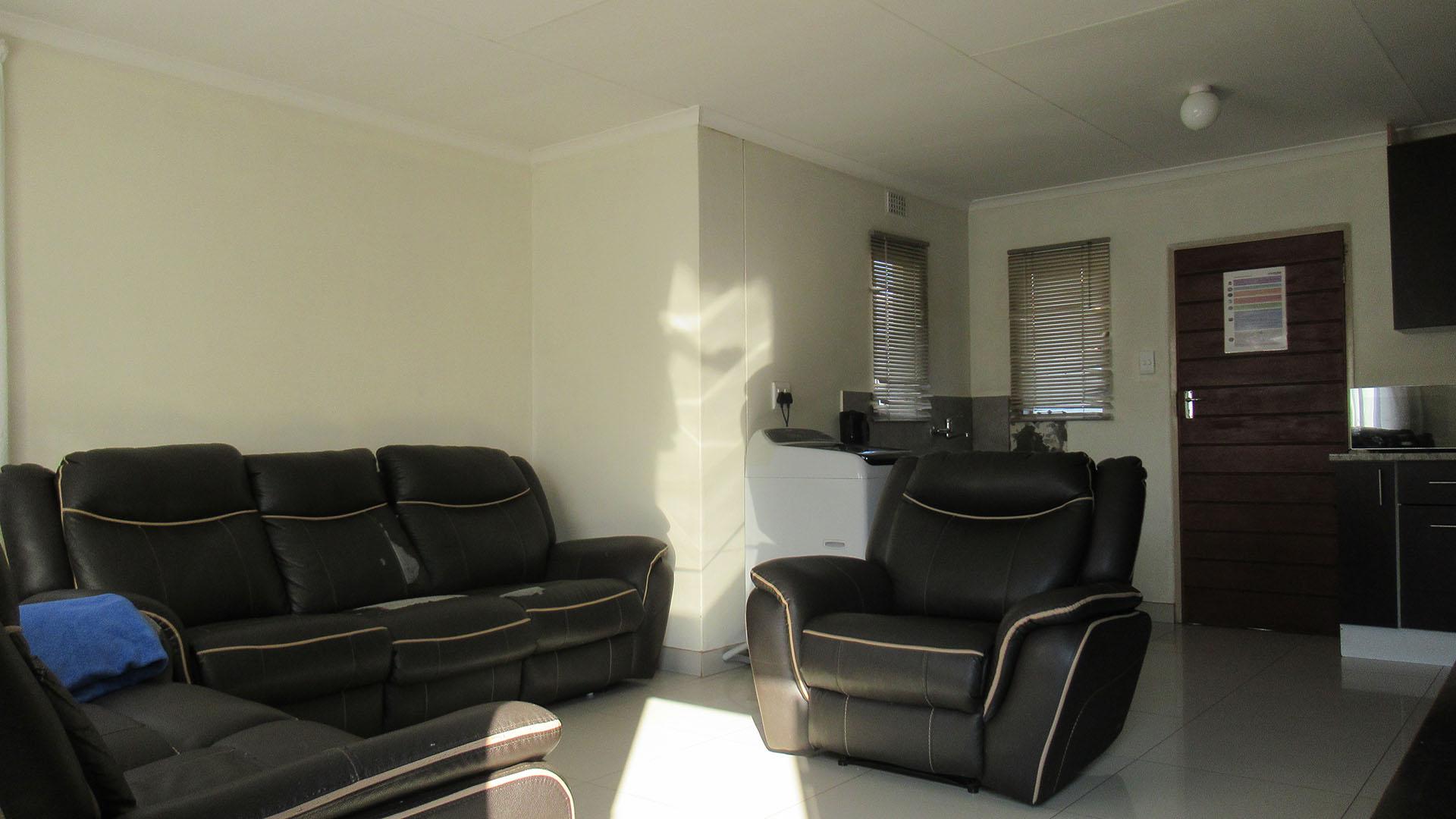 Lounges - 20 square meters of property in Sky City