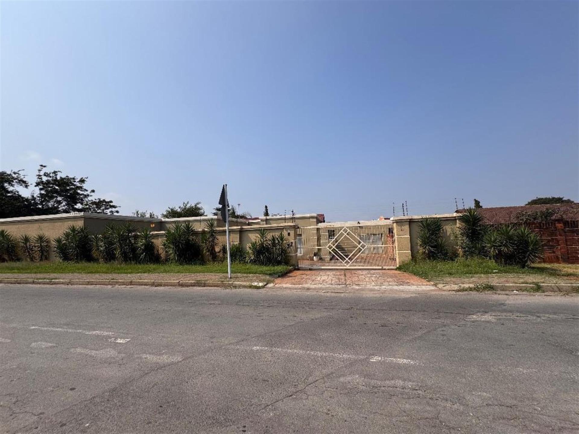 Front View of property in Marlands