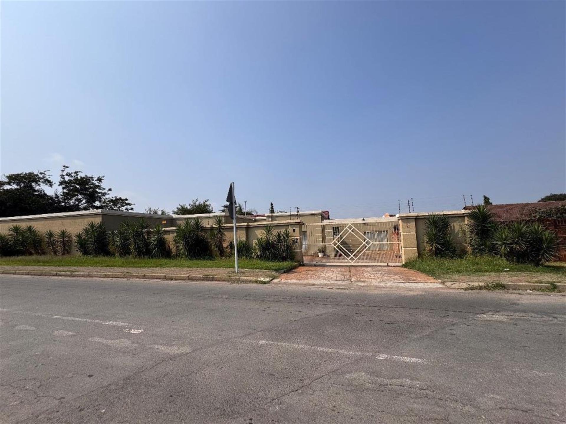 Front View of property in Marlands