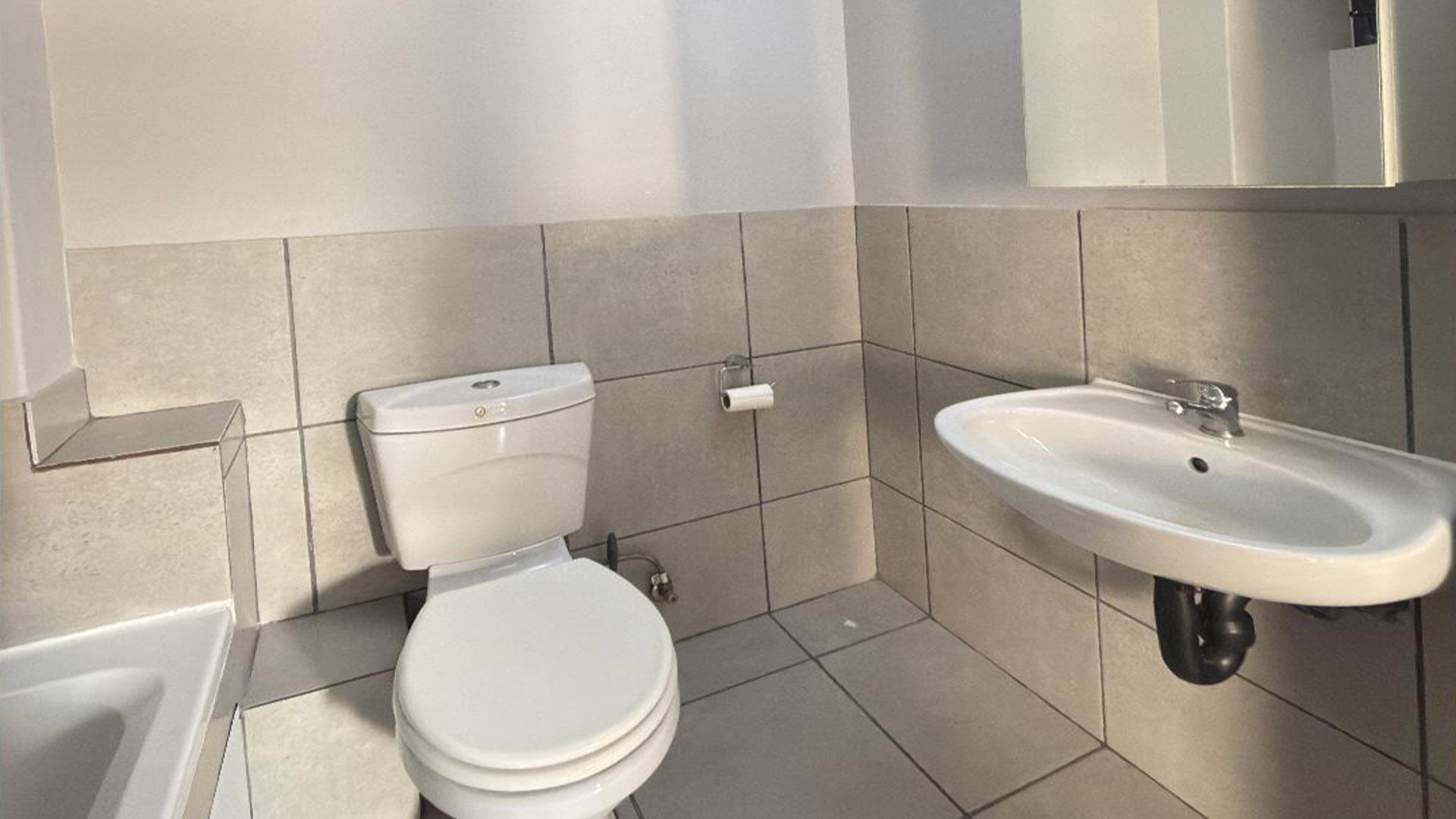 Spaces of property in Riverside View