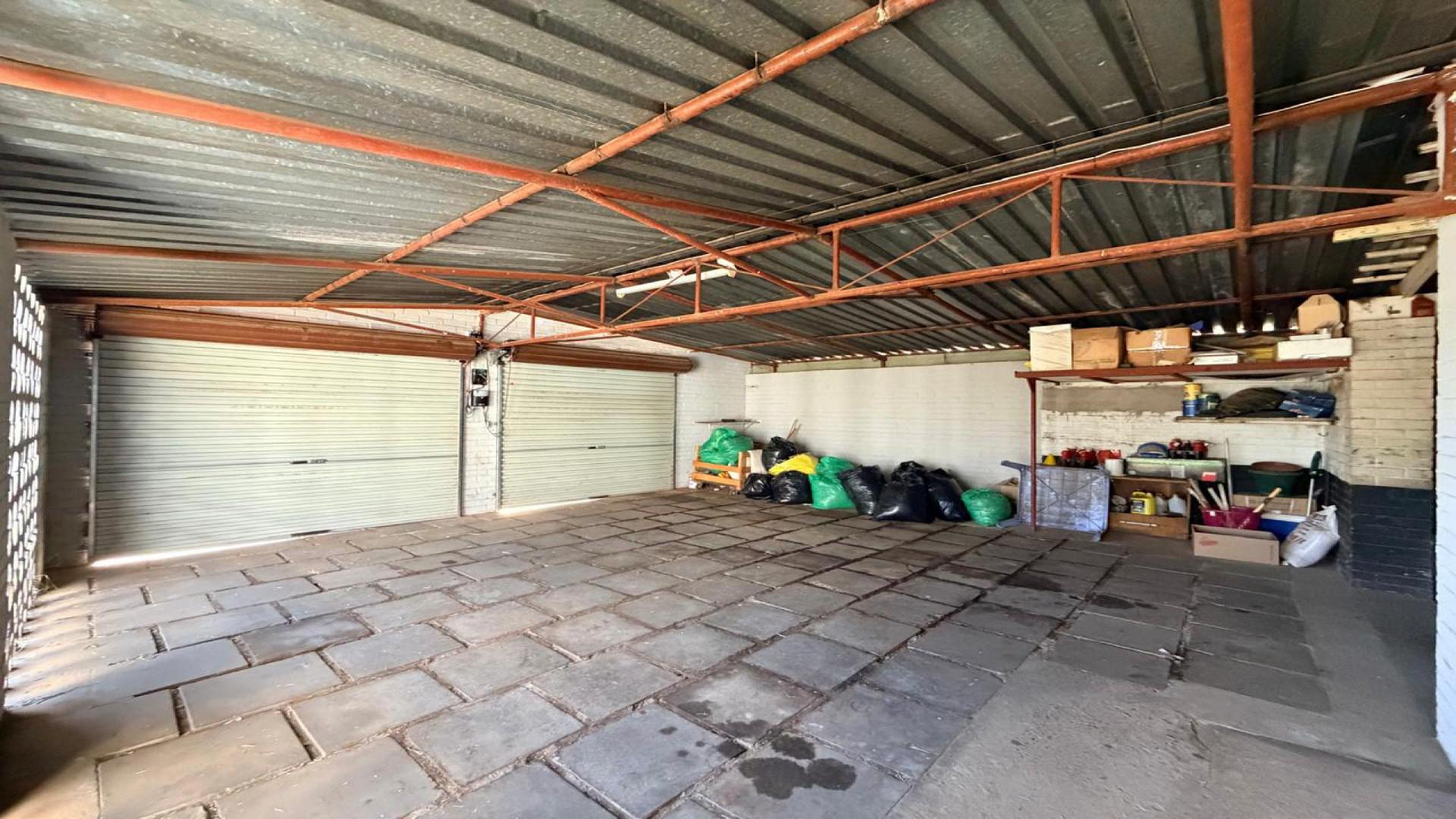 Garage of property in Kimberley