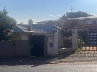 Front View of property in Primrose