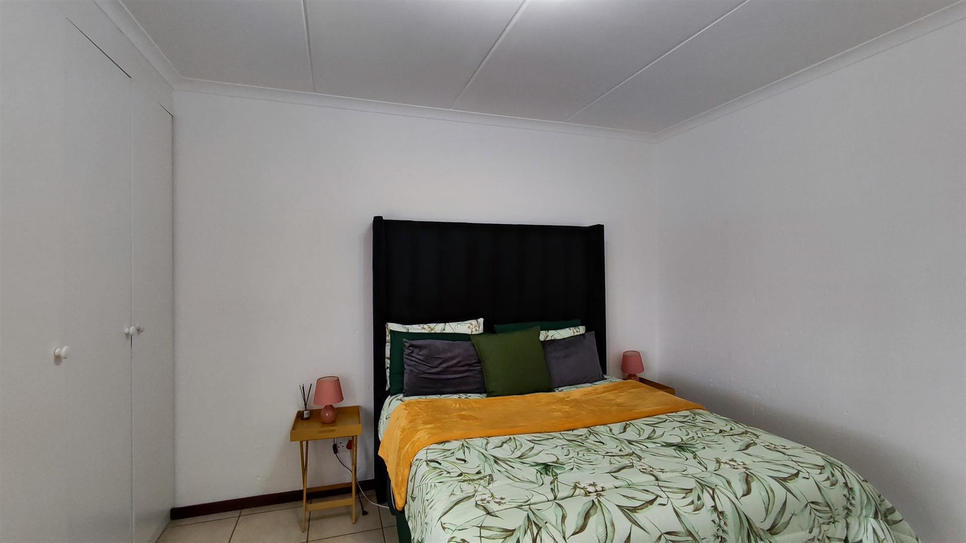 Bed Room 1 - 11 square meters of property in Helderwyk Estate