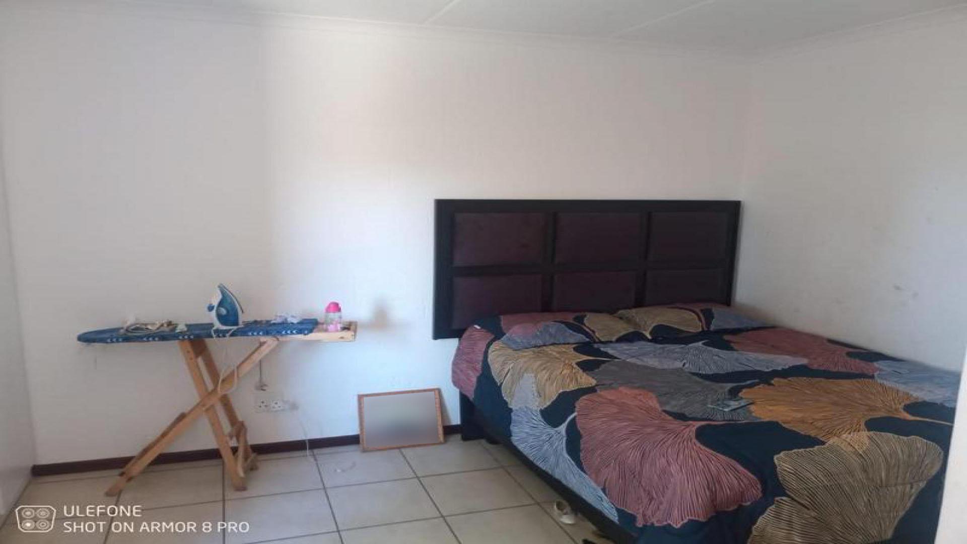 Bed Room 2 - 16 square meters of property in Helderwyk Estate