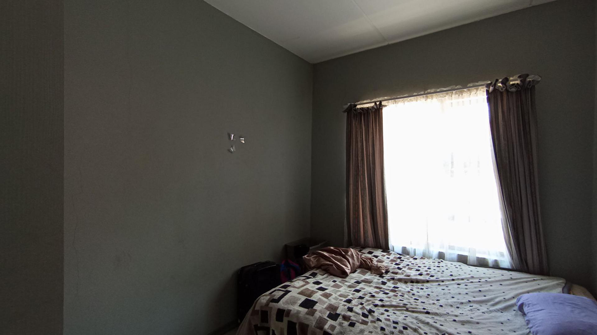 Bed Room 2 - 11 square meters of property in Witpoortjie