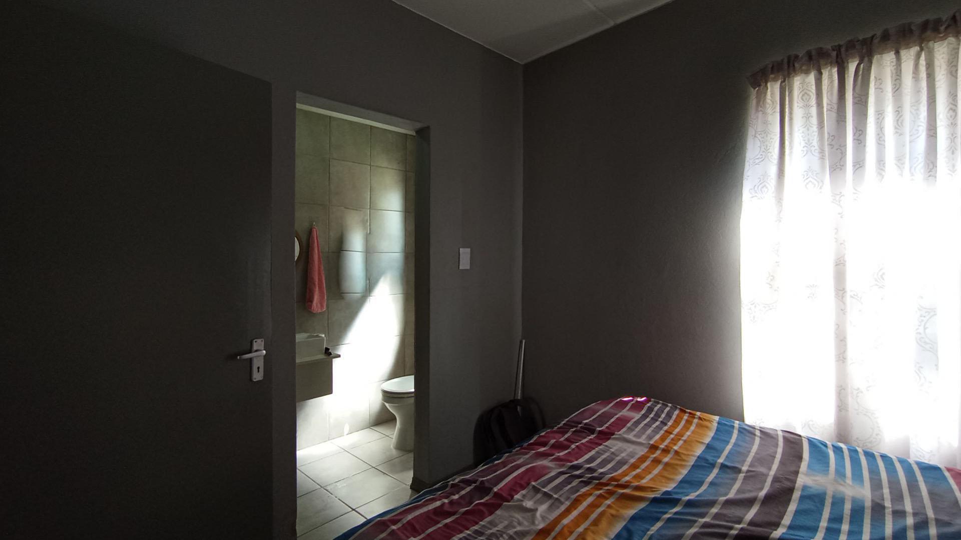 Bed Room 3 of property in Witpoortjie