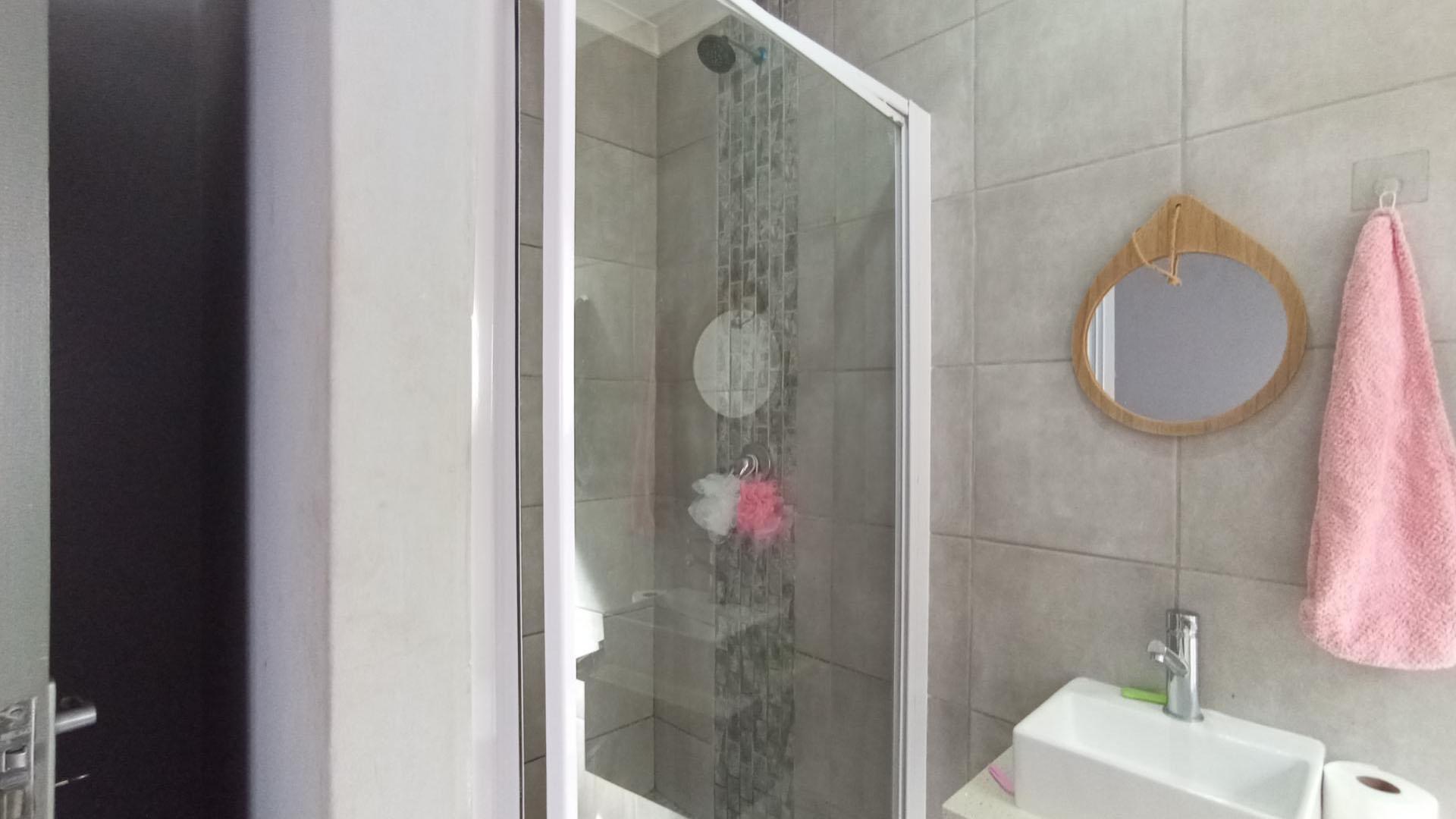 Bathroom 2 of property in Witpoortjie