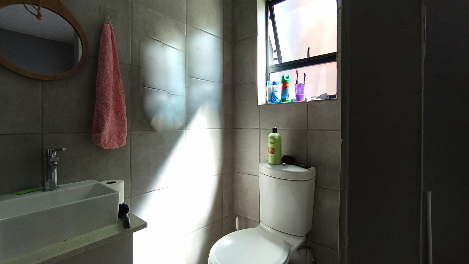 Bathroom 2 of property in Witpoortjie