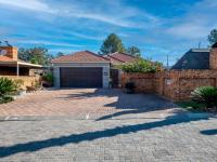 3 Bedroom 2 Bathroom Simplex for Sale for sale in Newmarket Park