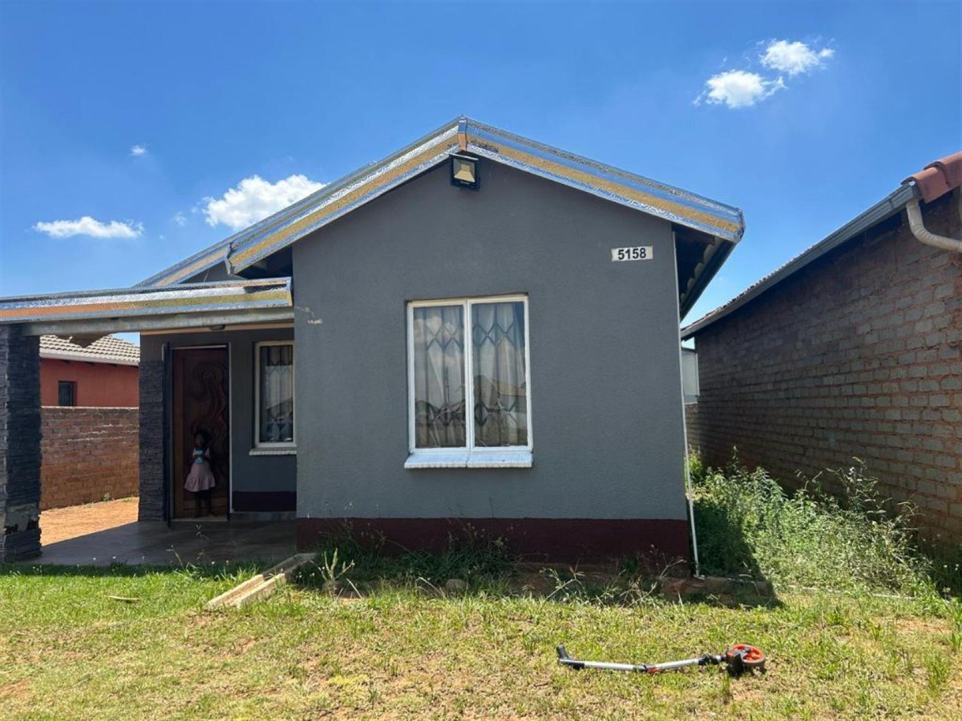Front View of property in Windmill Park
