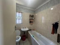 Bathroom 1 of property in Windmill Park