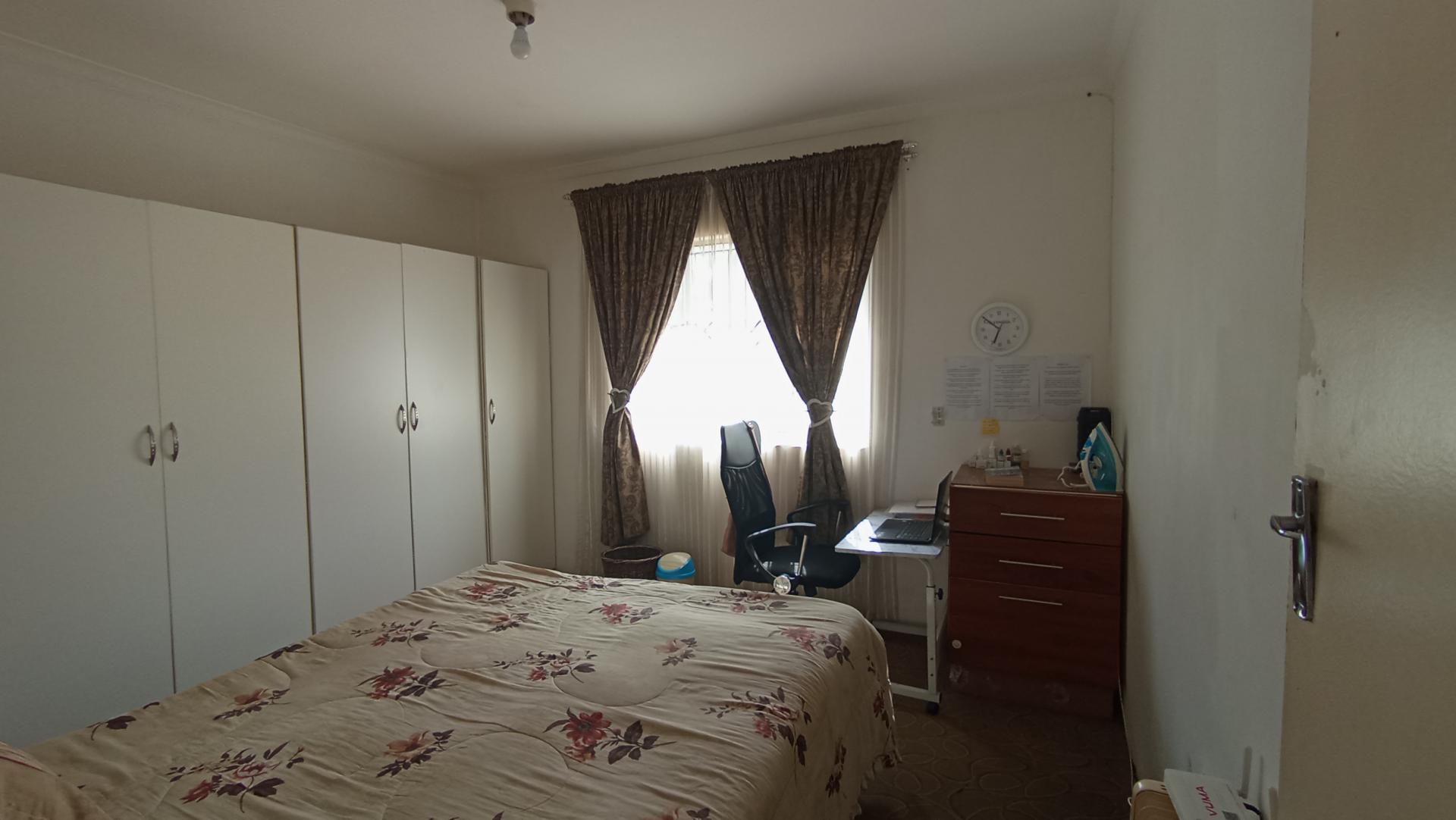 Bed Room 1 - 9 square meters of property in Westham
