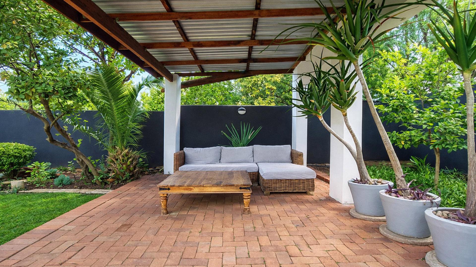 Patio of property in Heuwelsig