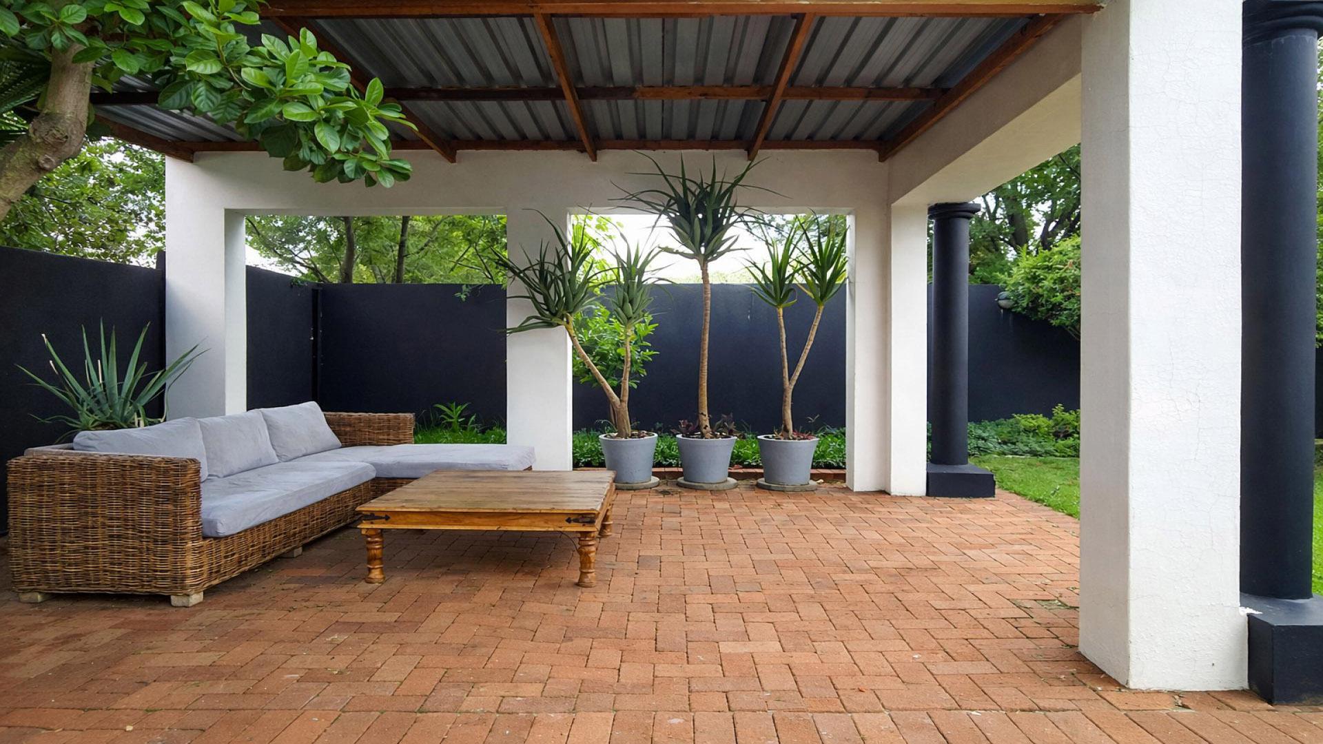 Patio of property in Heuwelsig