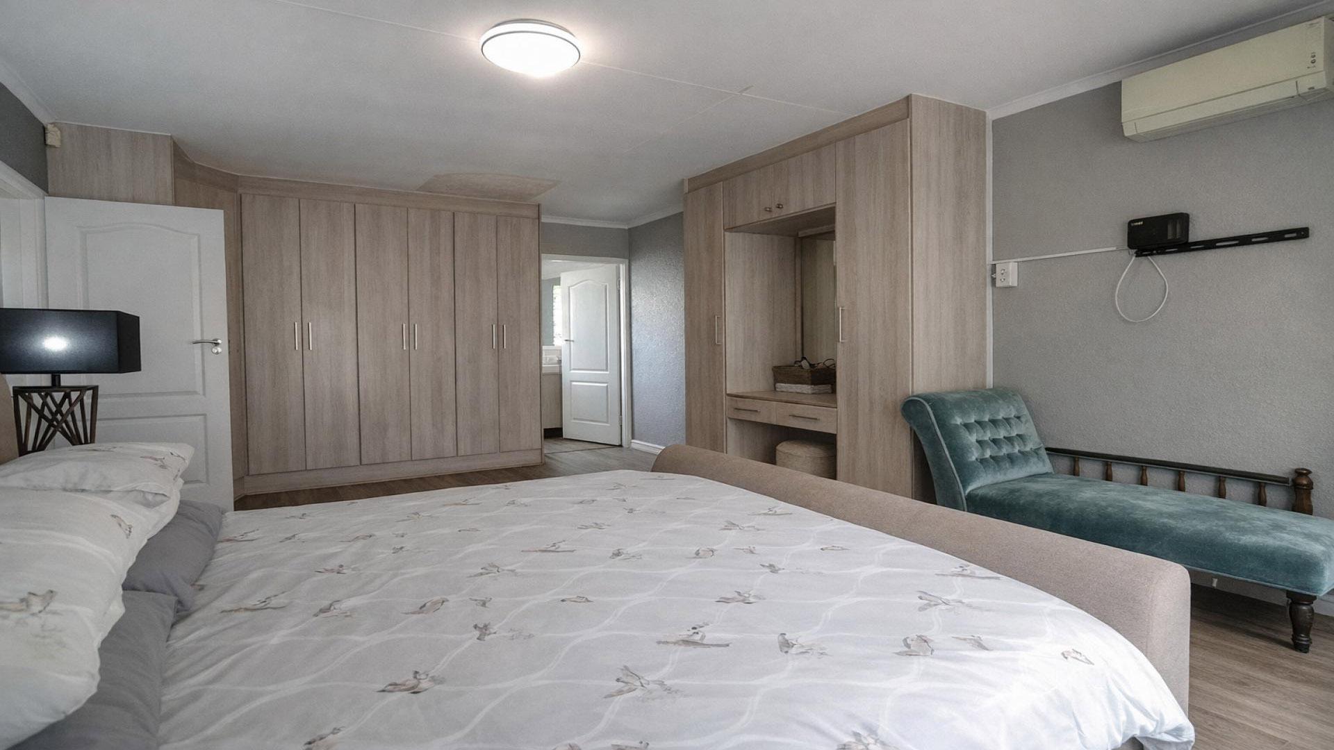 Bed Room 1 of property in Heuwelsig