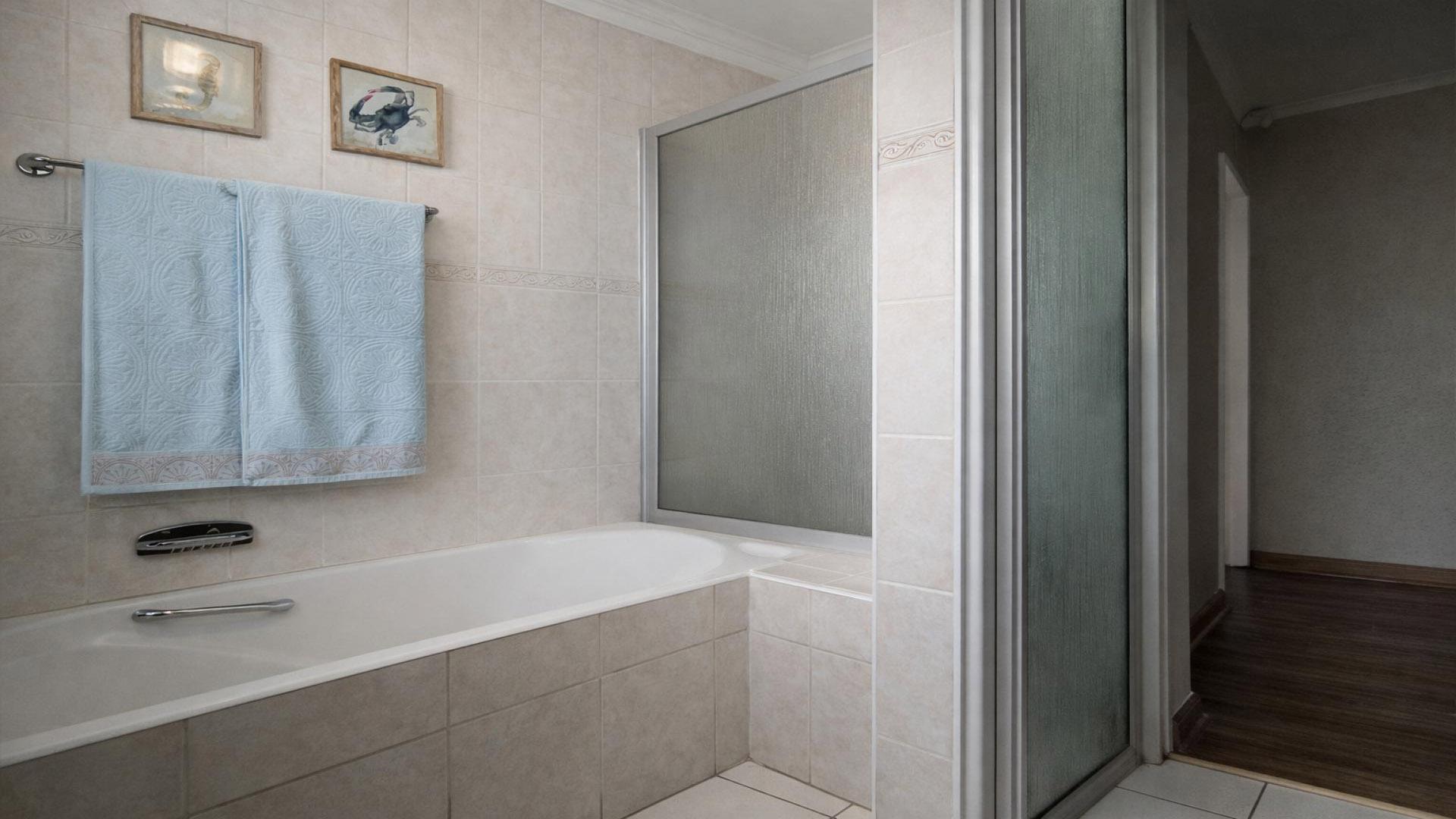 Bathroom 2 of property in Heuwelsig