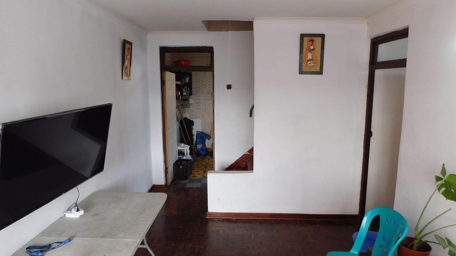 Lounges - 14 square meters of property in Moorton