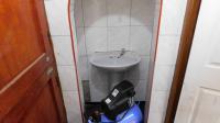 Guest Toilet - 2 square meters of property in Moorton