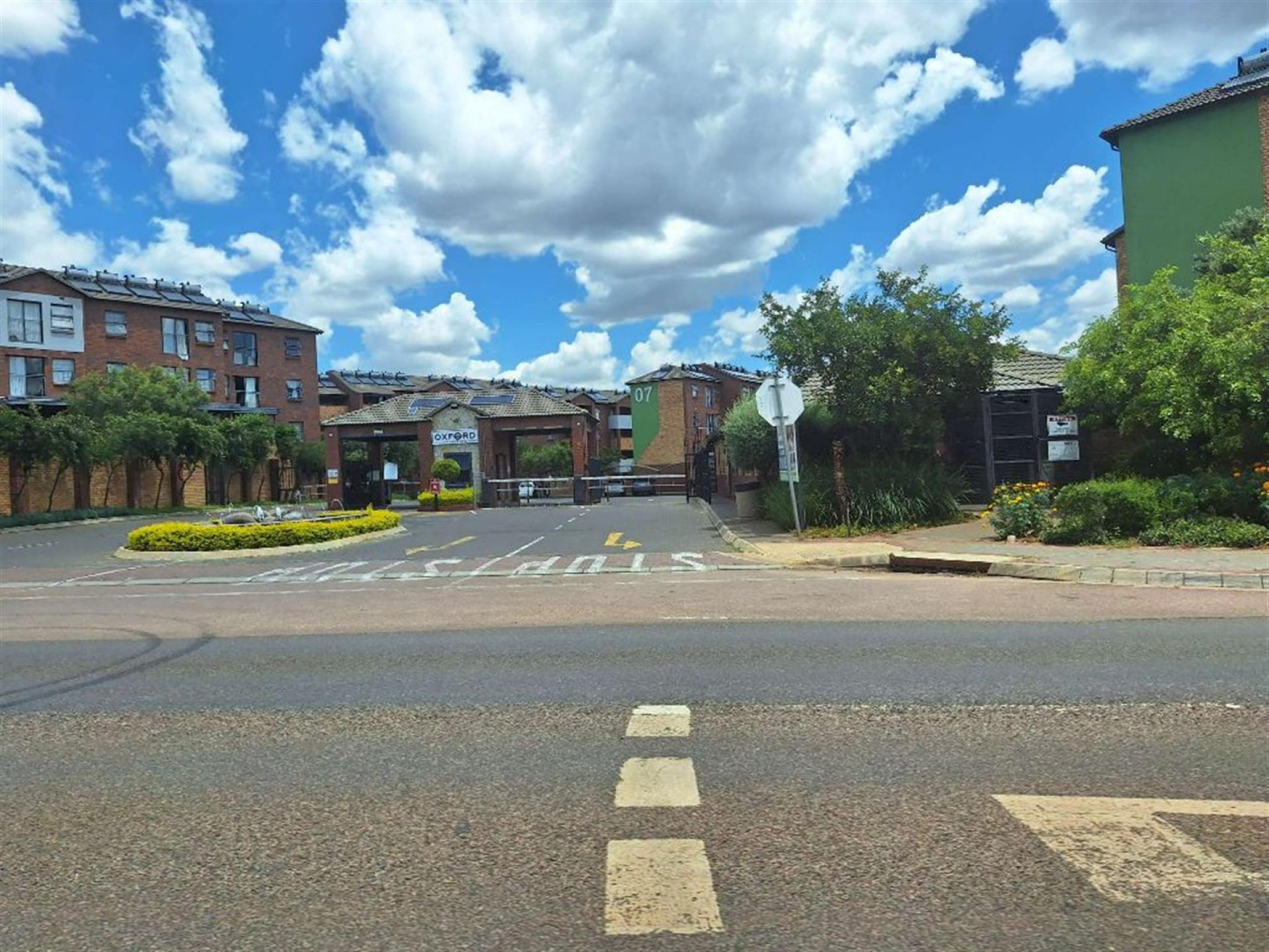 Front View of property in Montana Tuine
