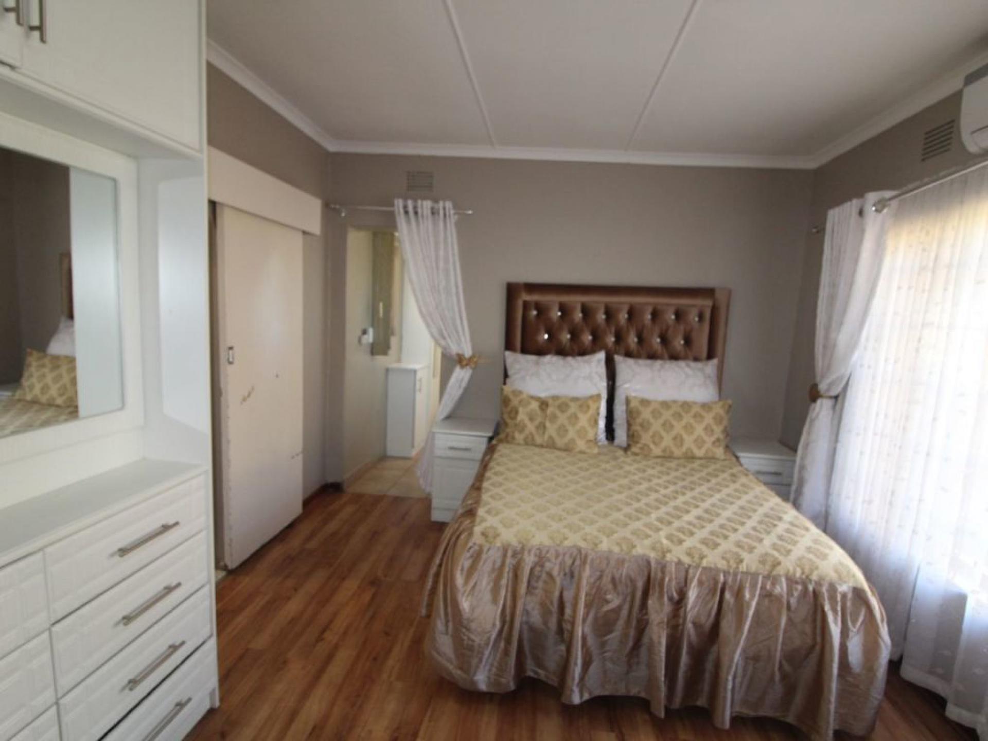  of property in Queensburgh