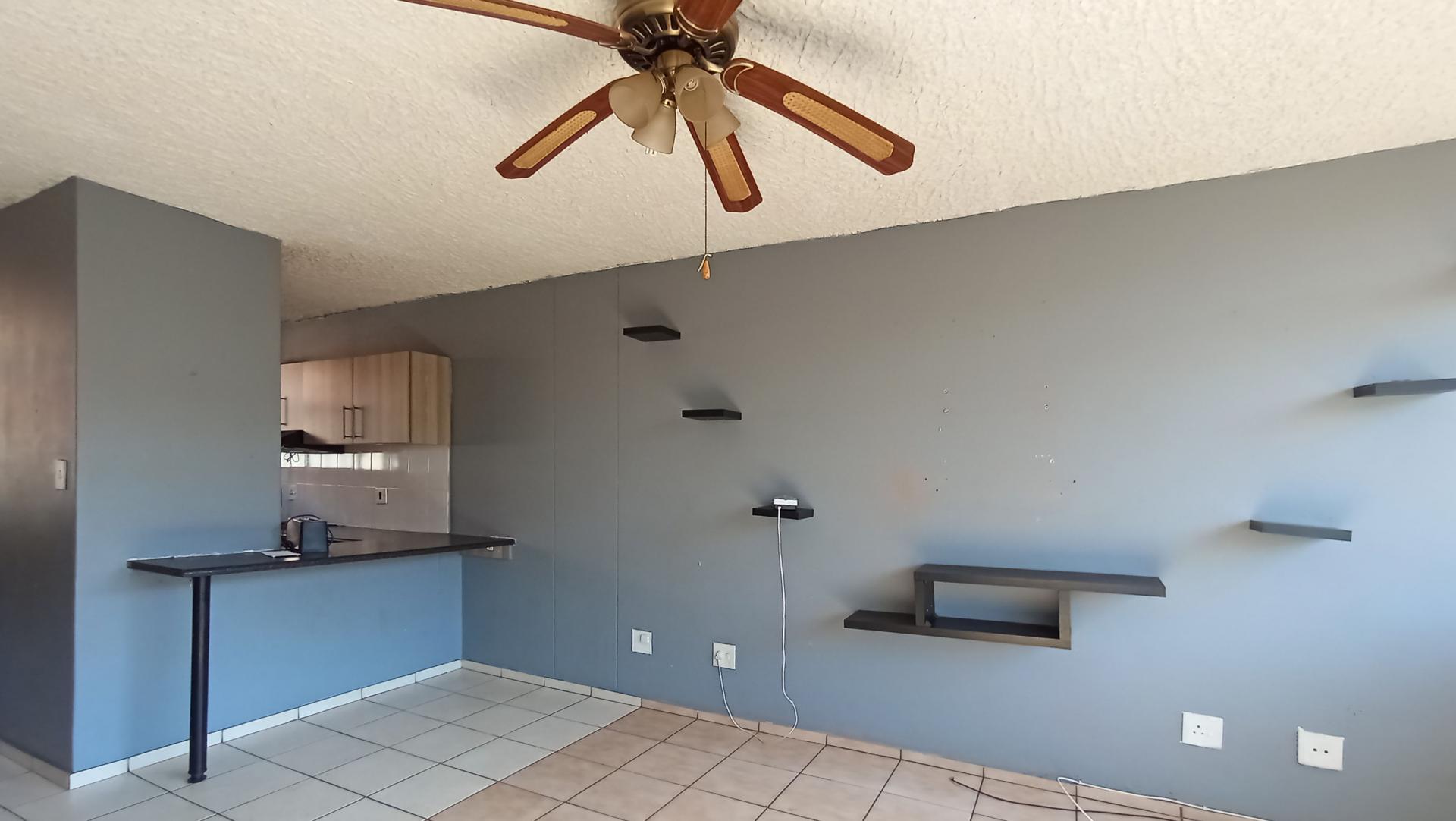 Lounges - 18 square meters of property in Pretoria North