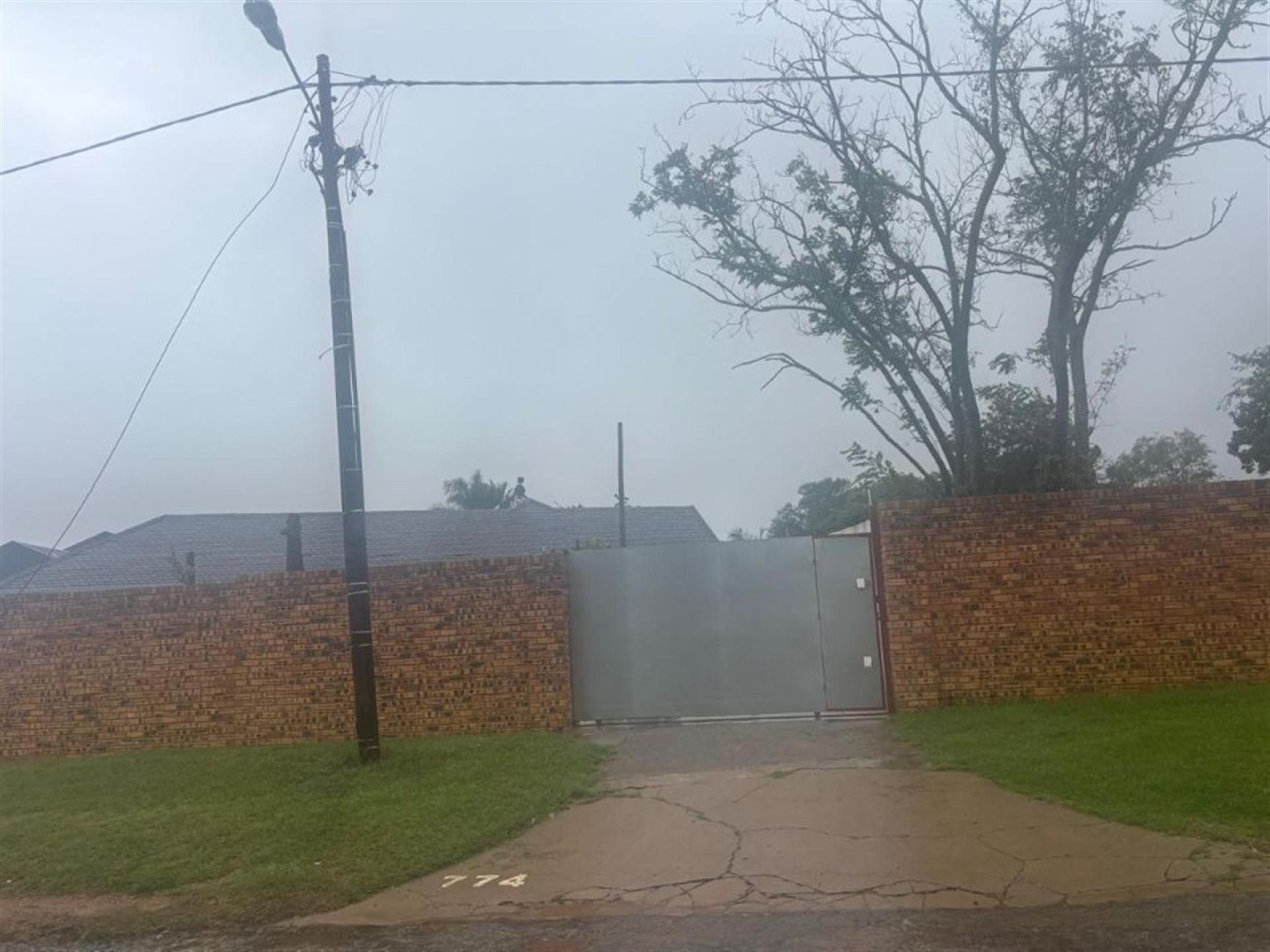 Front View of property in Princess A.H.