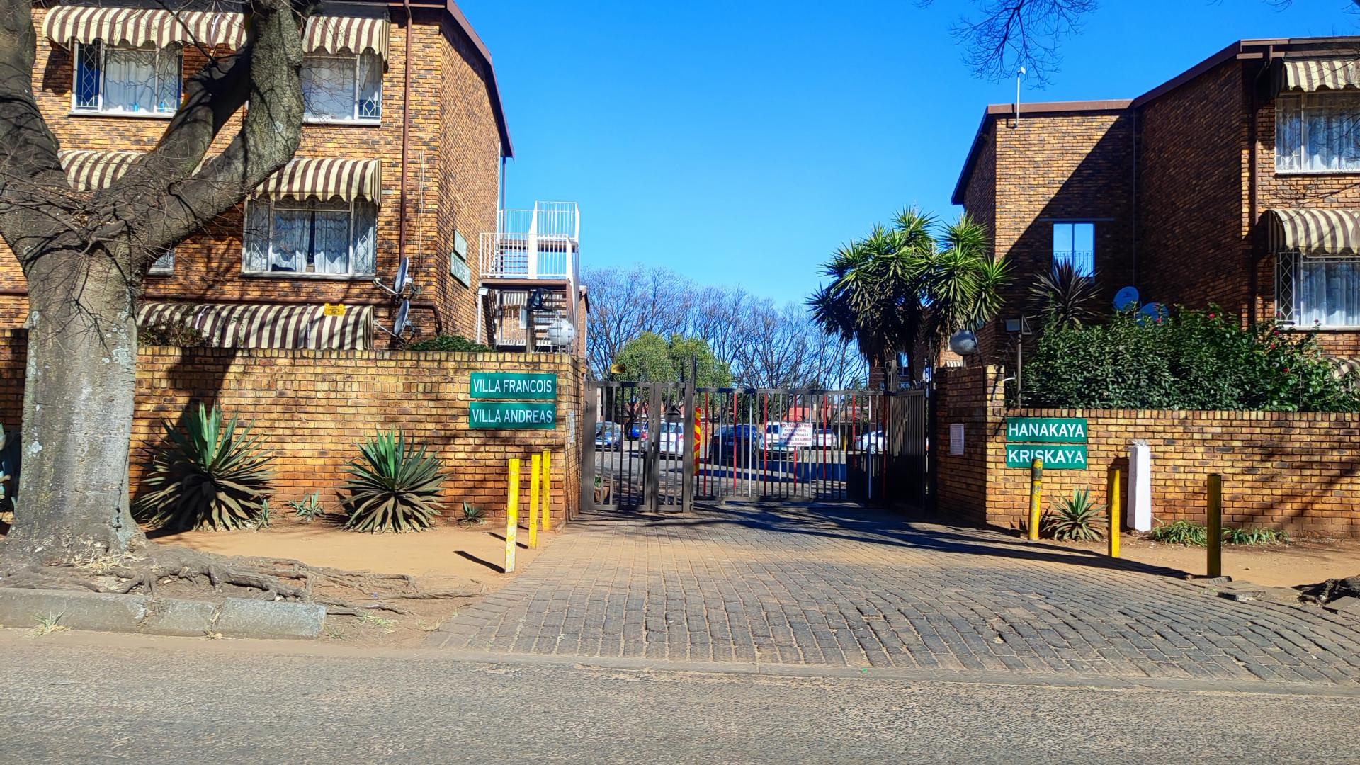 Front View of property in Berton Park