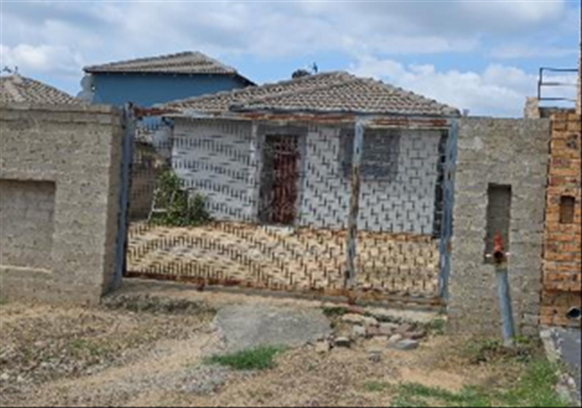 Front View of property in Riverside View