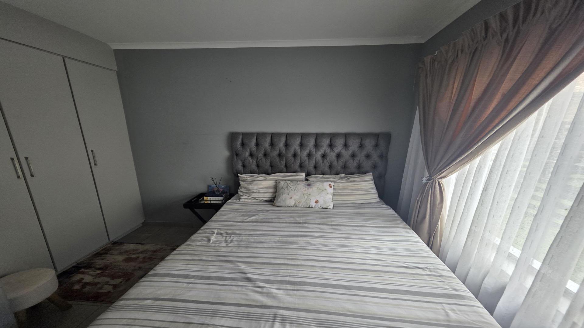 Bed Room 1 of property in Groblerpark