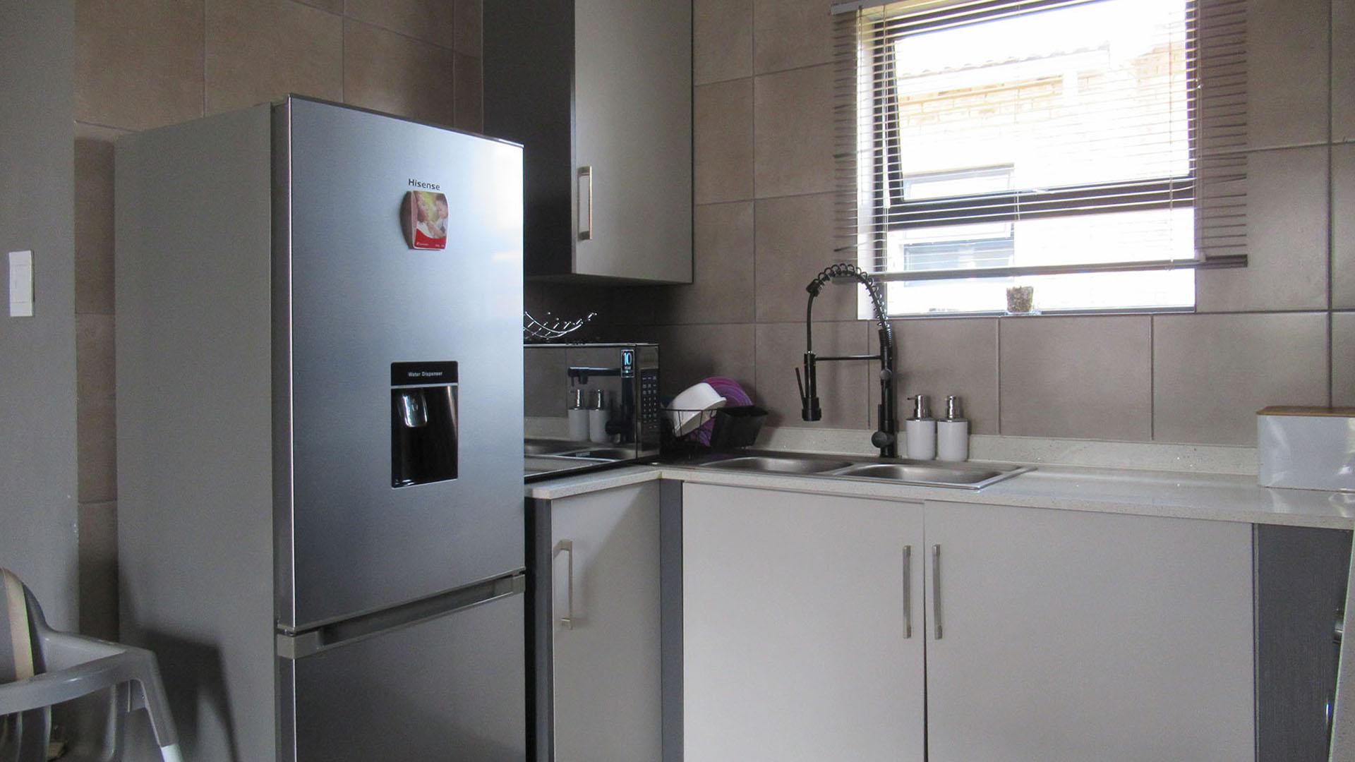 Kitchen - 5 square meters of property in Groblerpark