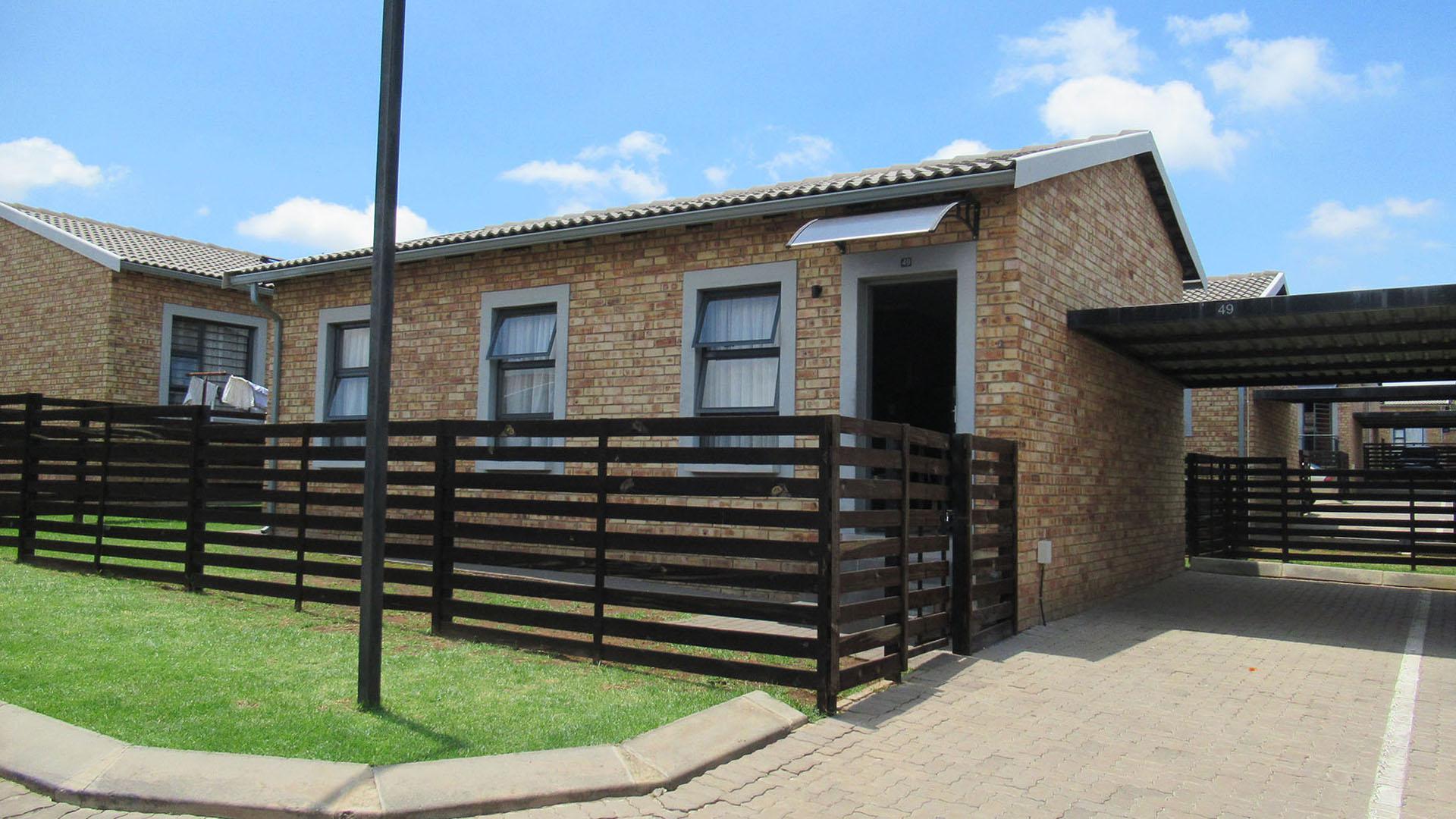 Front View of property in Groblerpark