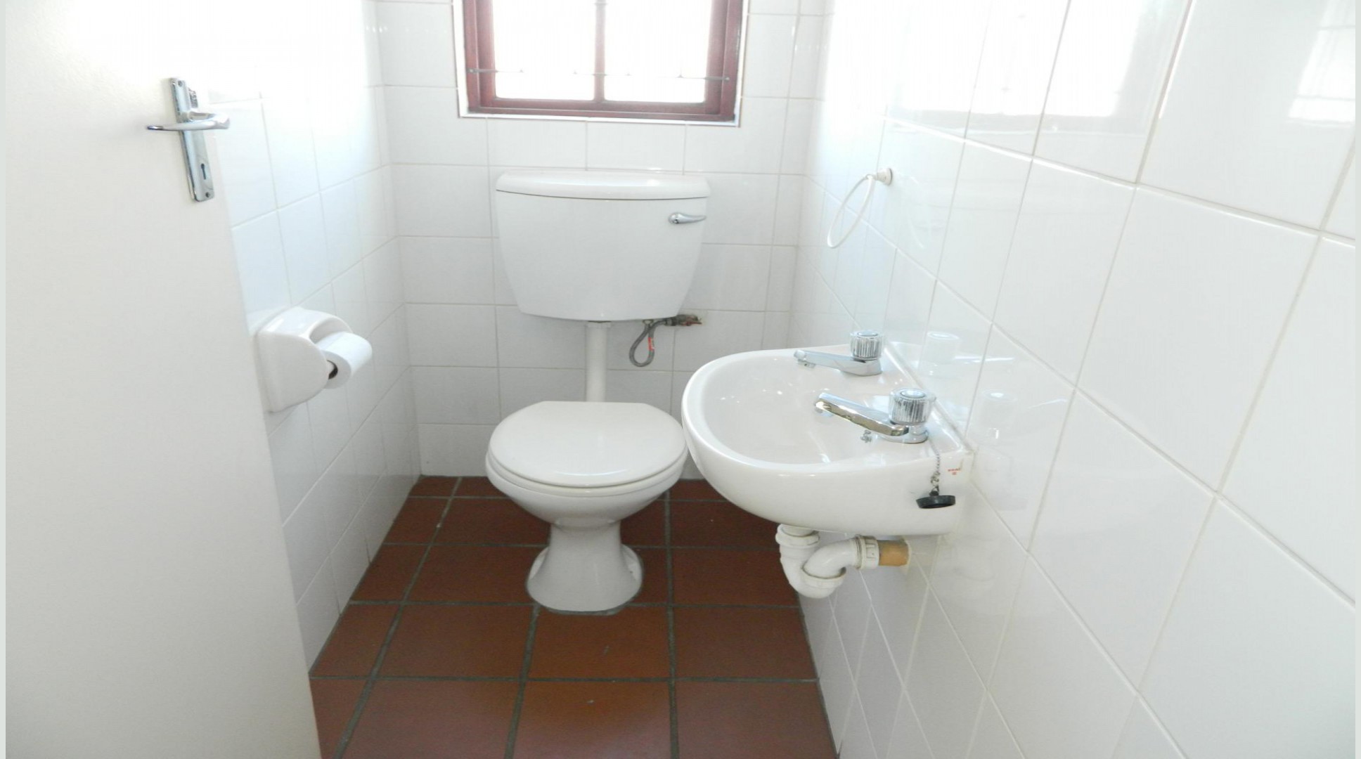 Bathroom 1 of property in Bellville