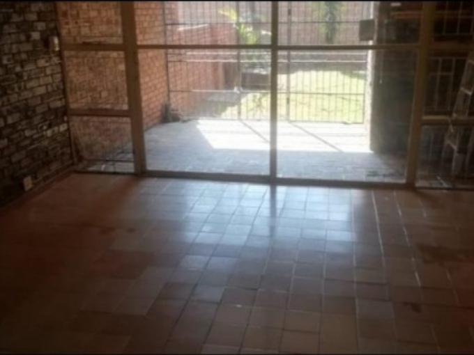 2 Bedroom Simplex for Sale For Sale in Claremont - MR638747