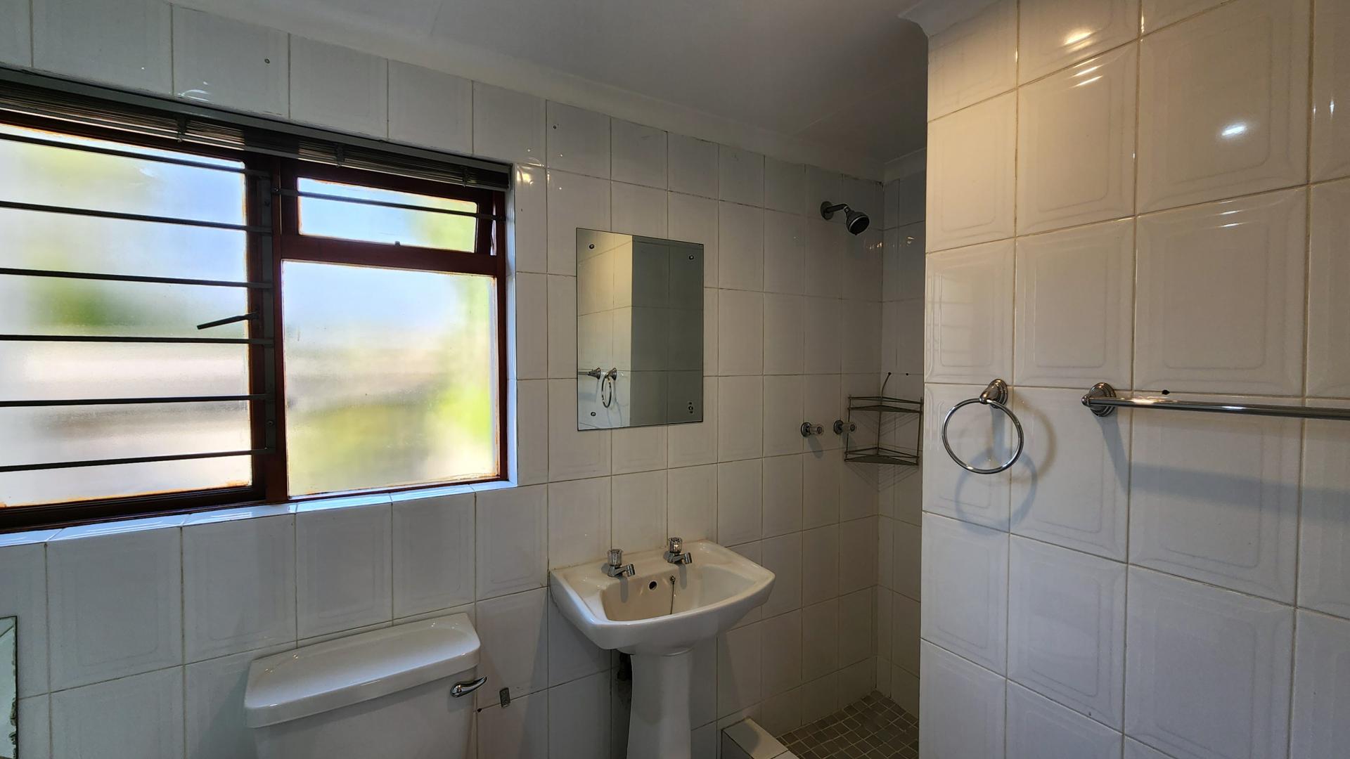 Bathroom 1 of property in Jukskei Park