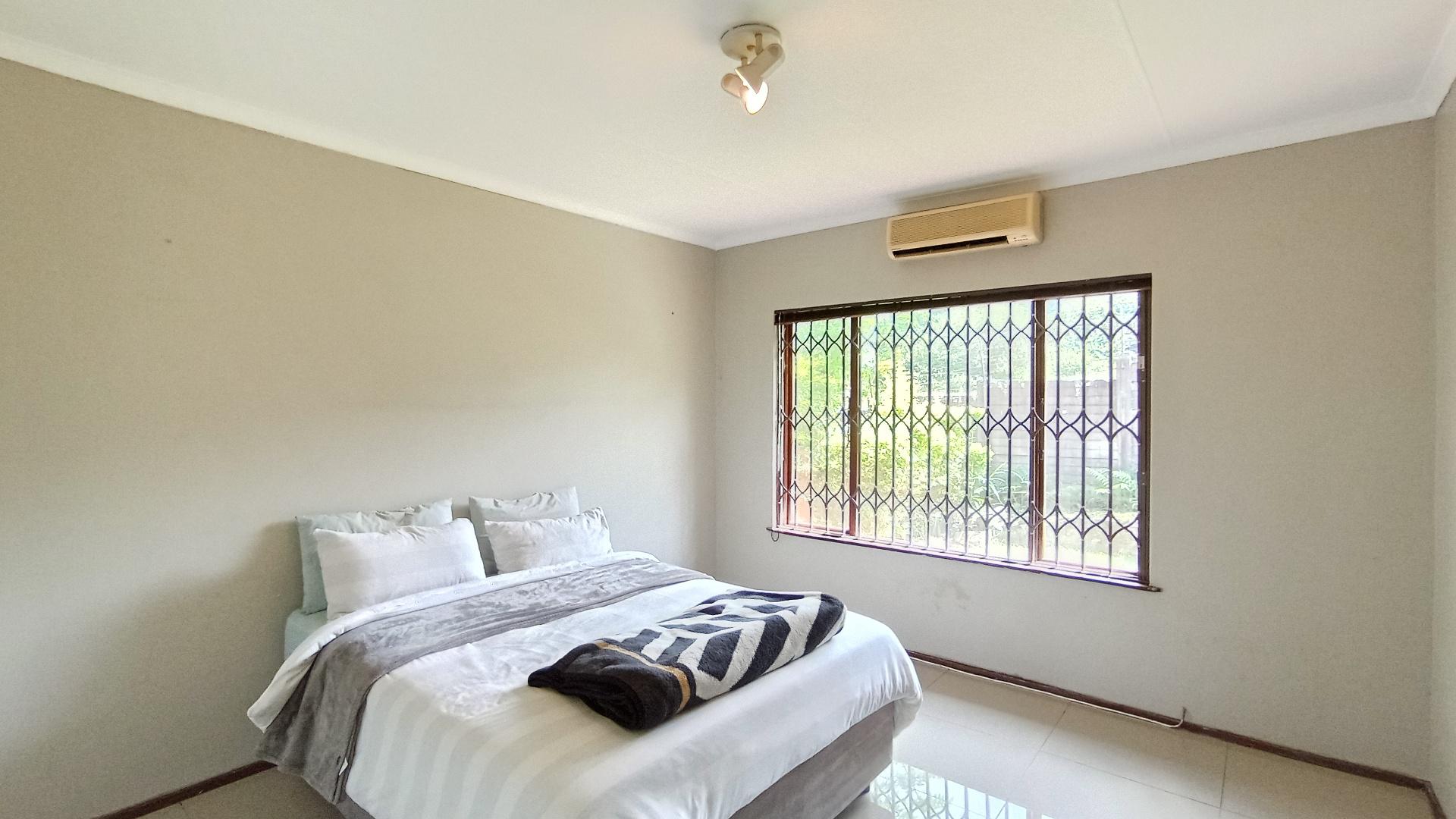 Bed Room 2 - 18 square meters of property in Caversham Glen