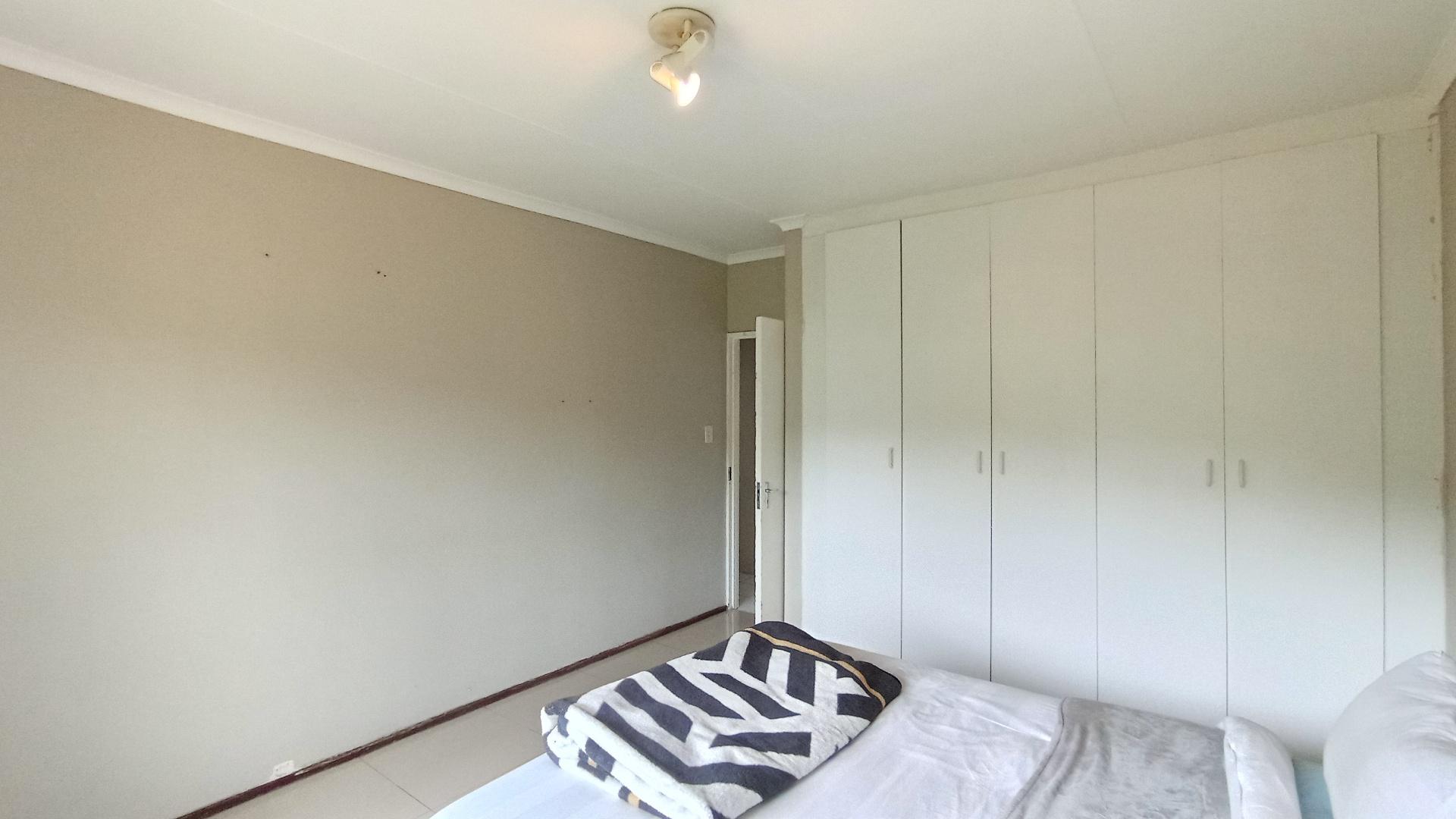 Bed Room 2 - 18 square meters of property in Caversham Glen