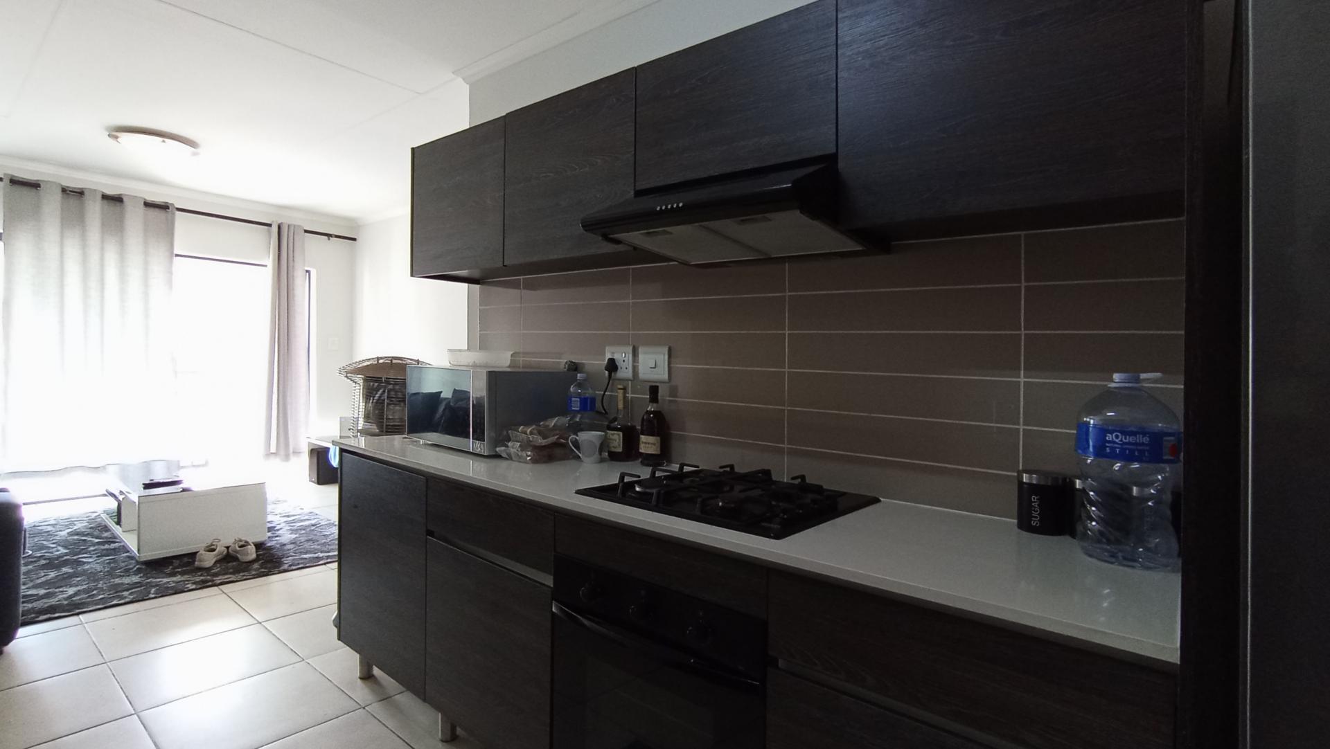 Kitchen - 8 square meters of property in Olivedale