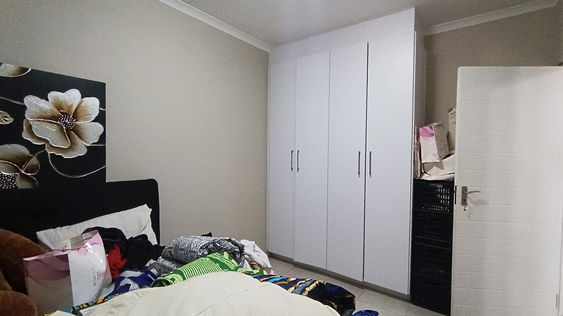 Bed Room 1 - 12 square meters of property in Oak Glen