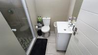 Bathroom 1 - 5 square meters of property in Oak Glen