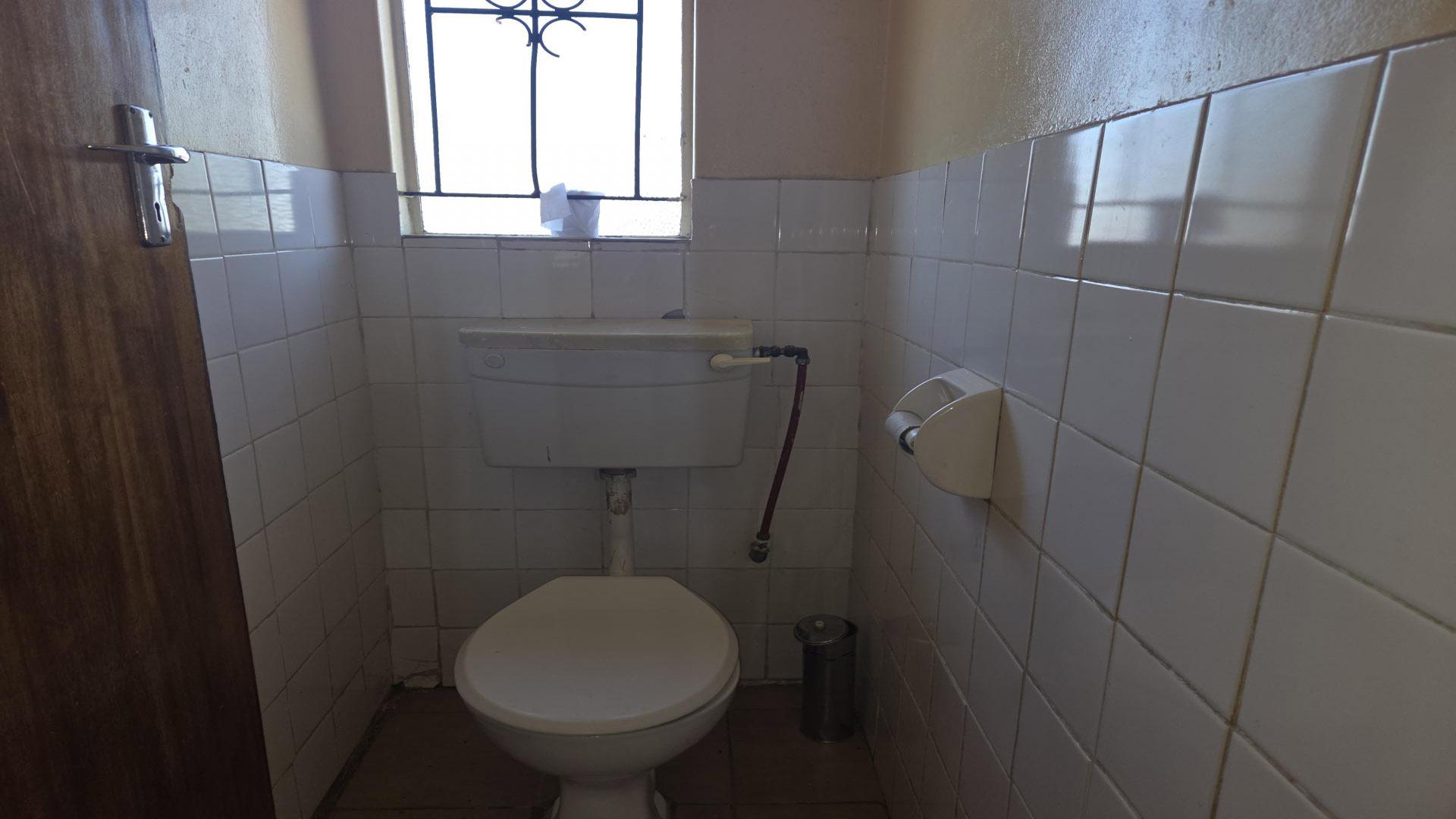 Bathroom 1 of property in Kroonstad