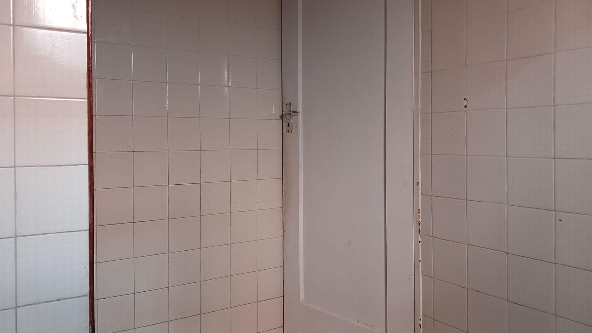 Bathroom 1 - 5 square meters of property in Orange Grove