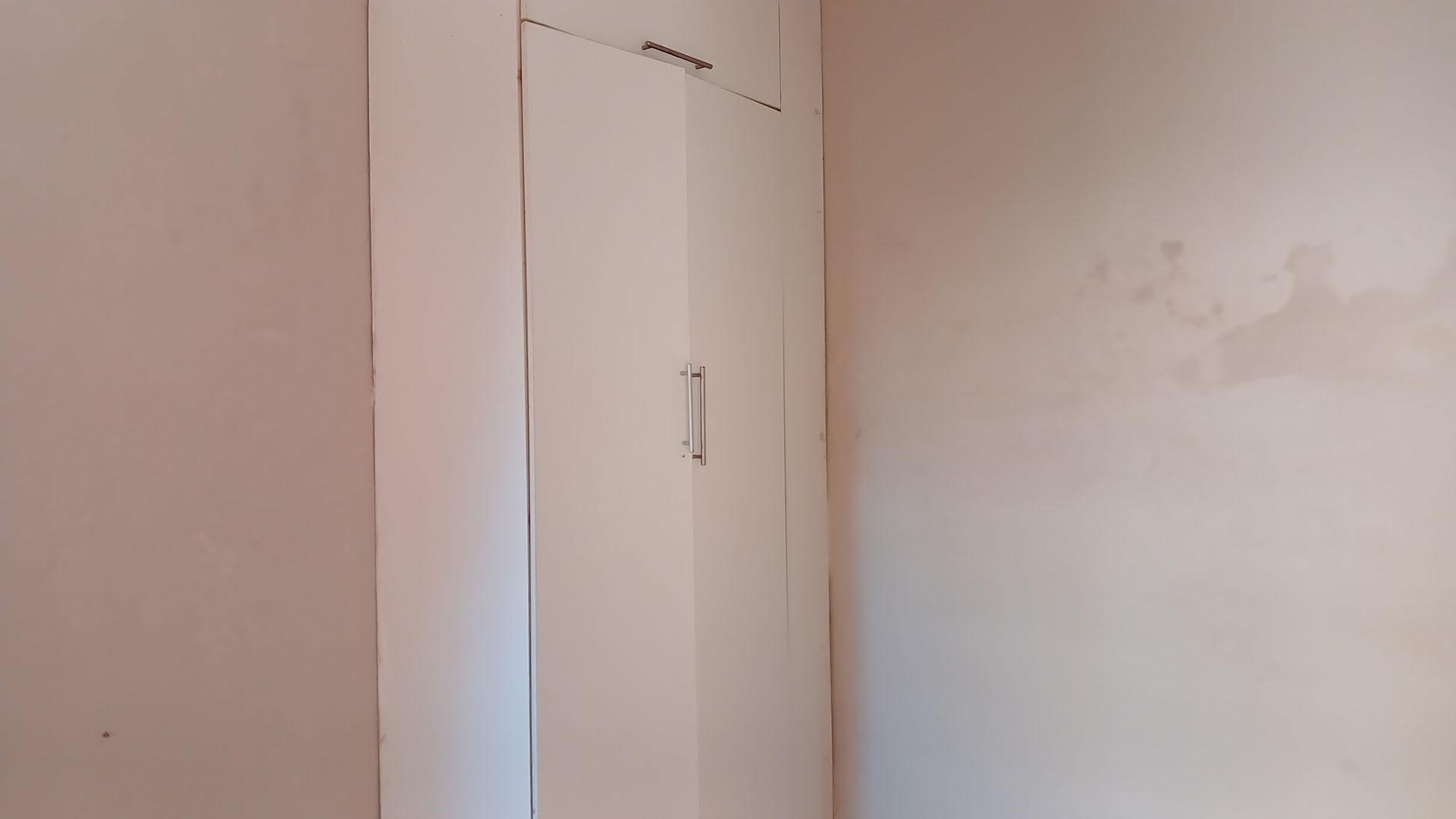 Bed Room 4 - 6 square meters of property in Orange Grove