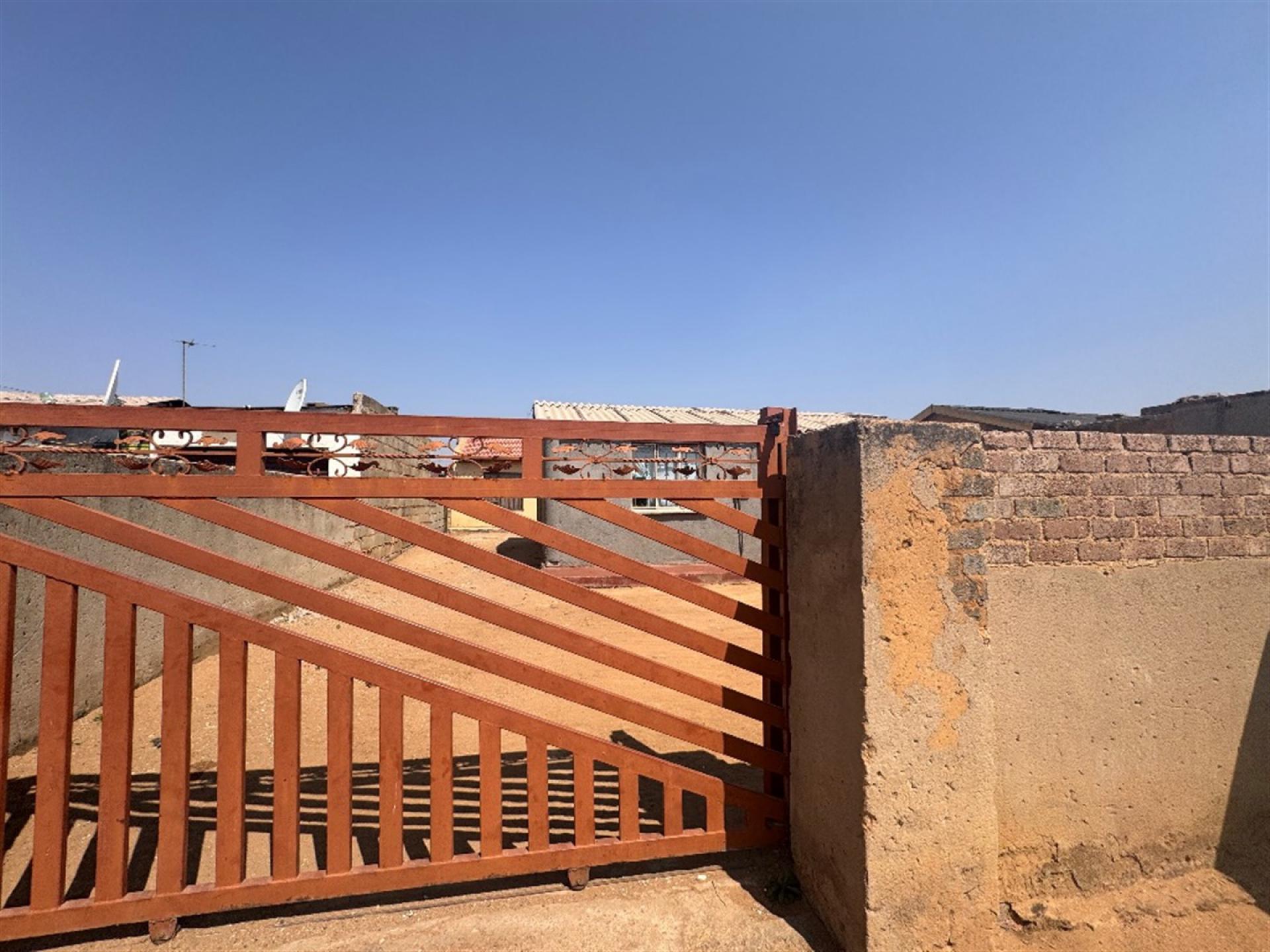 Front View of property in Daveyton