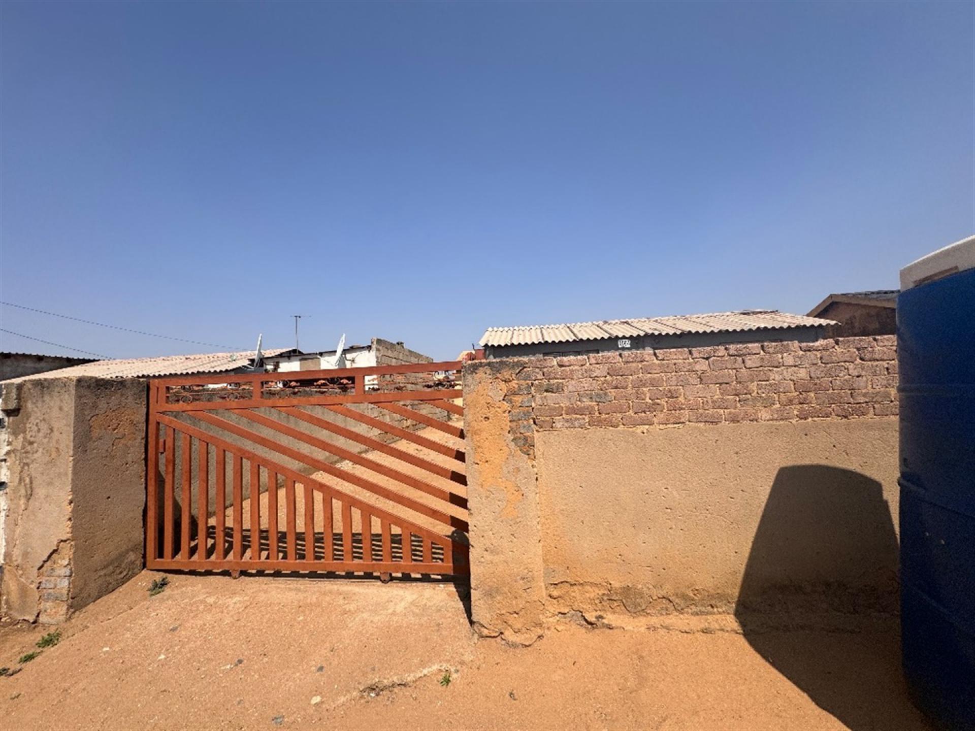 Front View of property in Daveyton