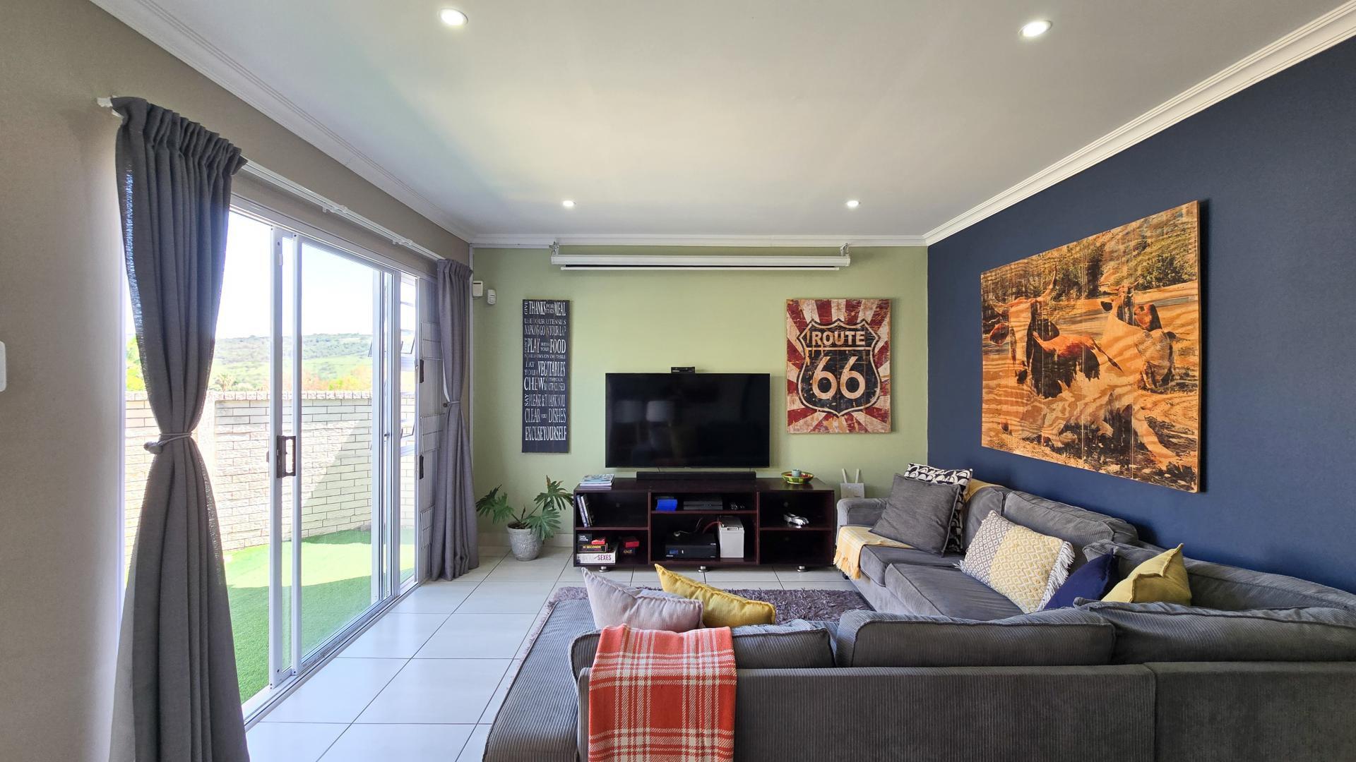 Lounges of property in Nahoon Valley Park