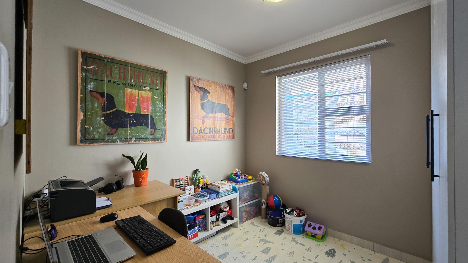 Bed Room 2 of property in Nahoon Valley Park