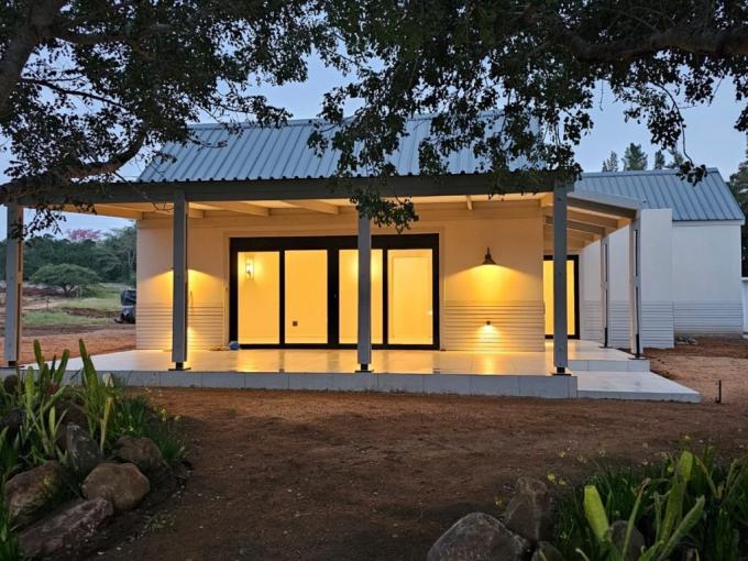 2 Bedroom Simplex for Sale For Sale in Hoedspruit - MR639217