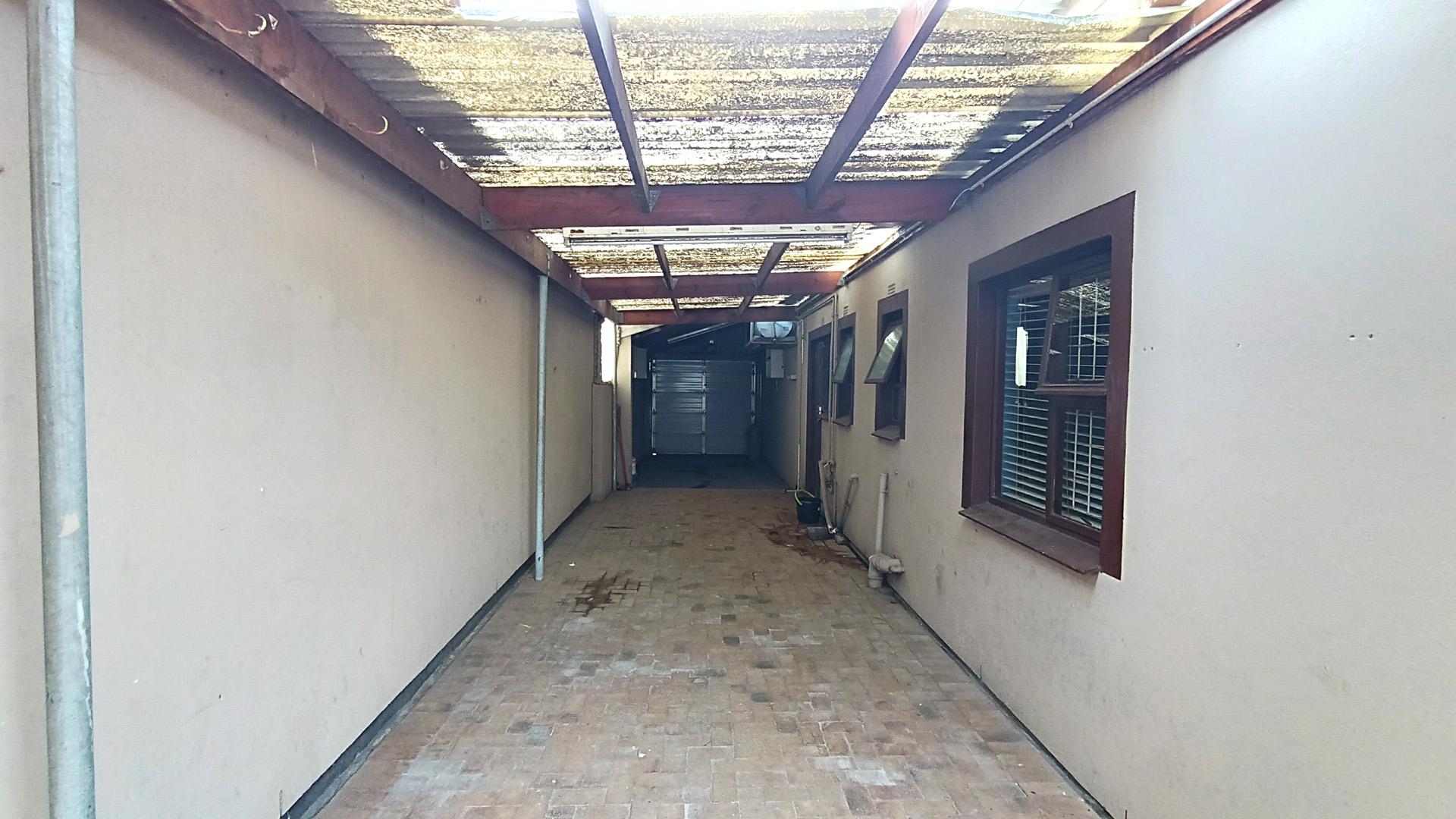 Spaces - 9 square meters of property in Summer Greens